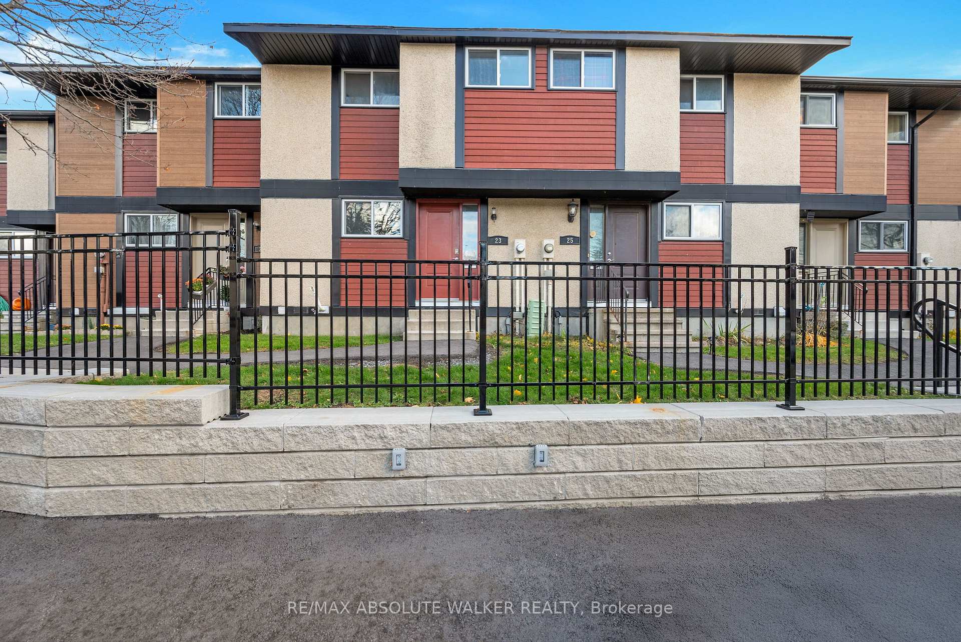 Photo 19 of Unit 102, 23 Mcclintock Way, Ottawa, Kanata - Katimavik — HOMEH