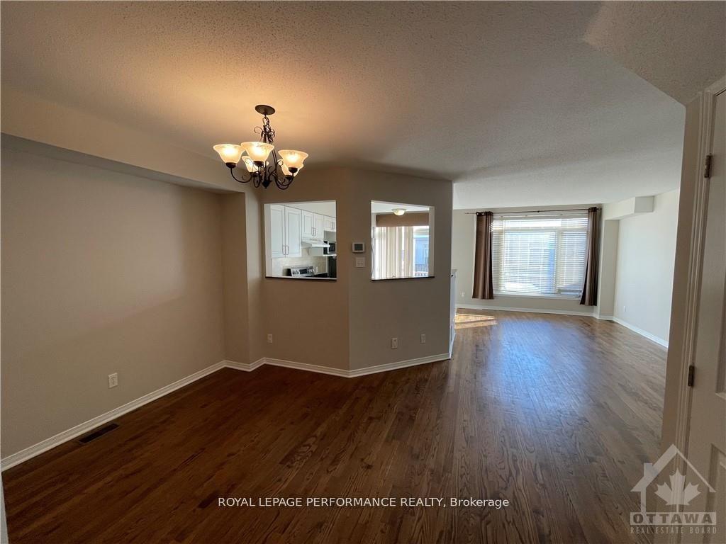 Photo 4 of 236 B Claridge Drive, Ottawa, Barrhaven - Longfields — HOMEH