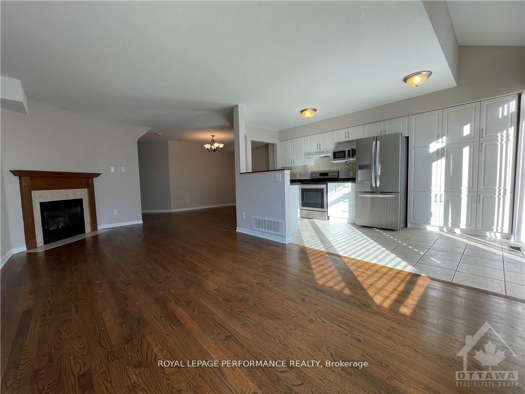 Photo 5 of 236 B Claridge Drive, Ottawa, Barrhaven - Longfields — HOMEH