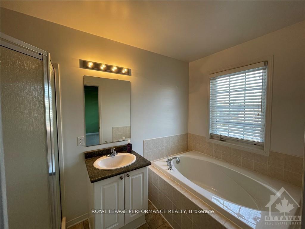 Photo 15 of 236 B Claridge Drive, Ottawa, Barrhaven - Longfields — HOMEH