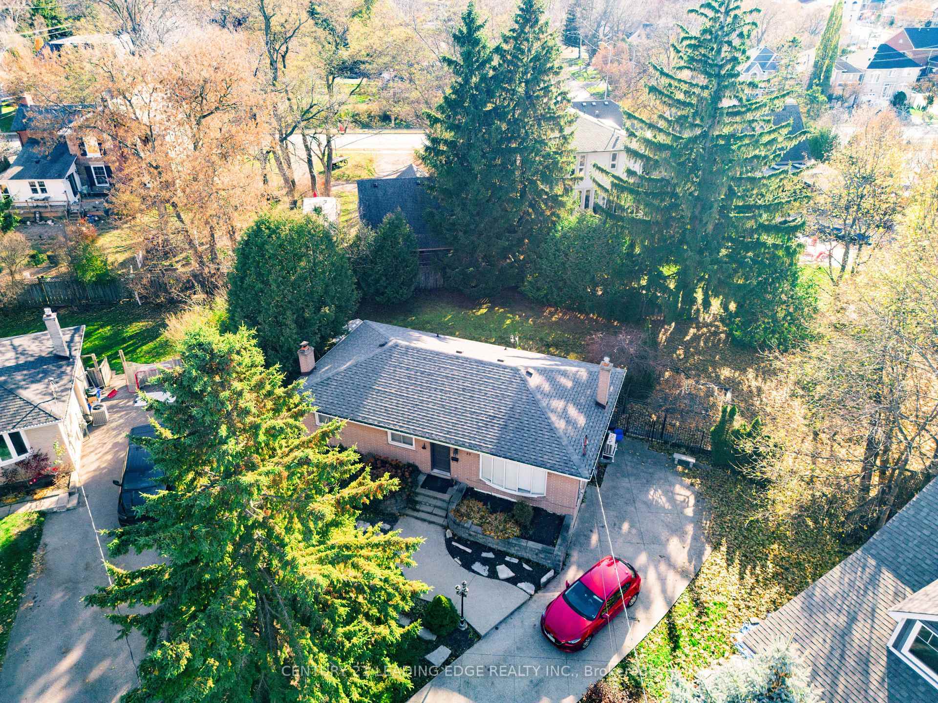 Photo 3 of 22 Winlaw Place, Markham, Old Markham Village — HOMEH
