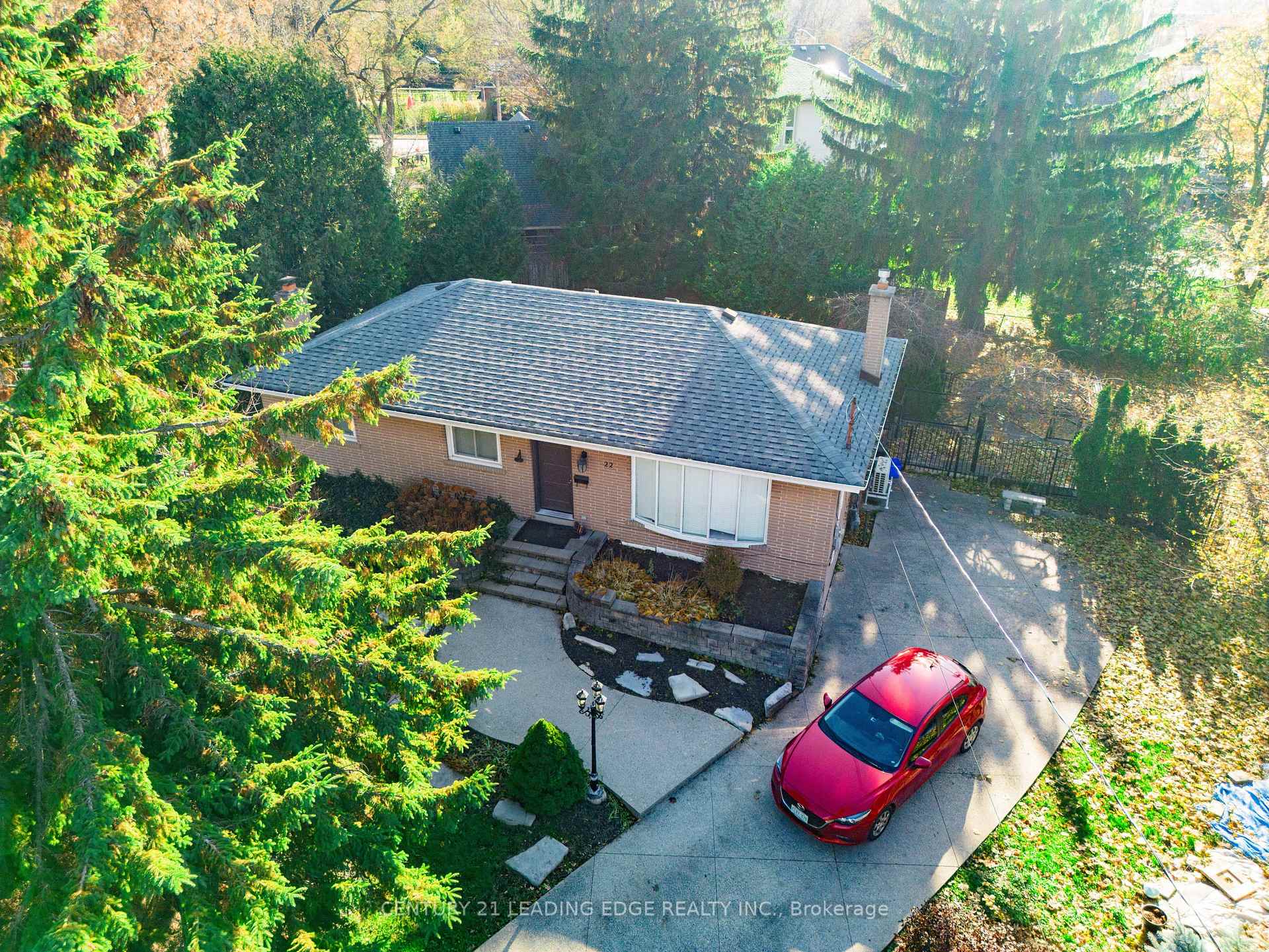 Photo 4 of 22 Winlaw Place, Markham, Old Markham Village — HOMEH