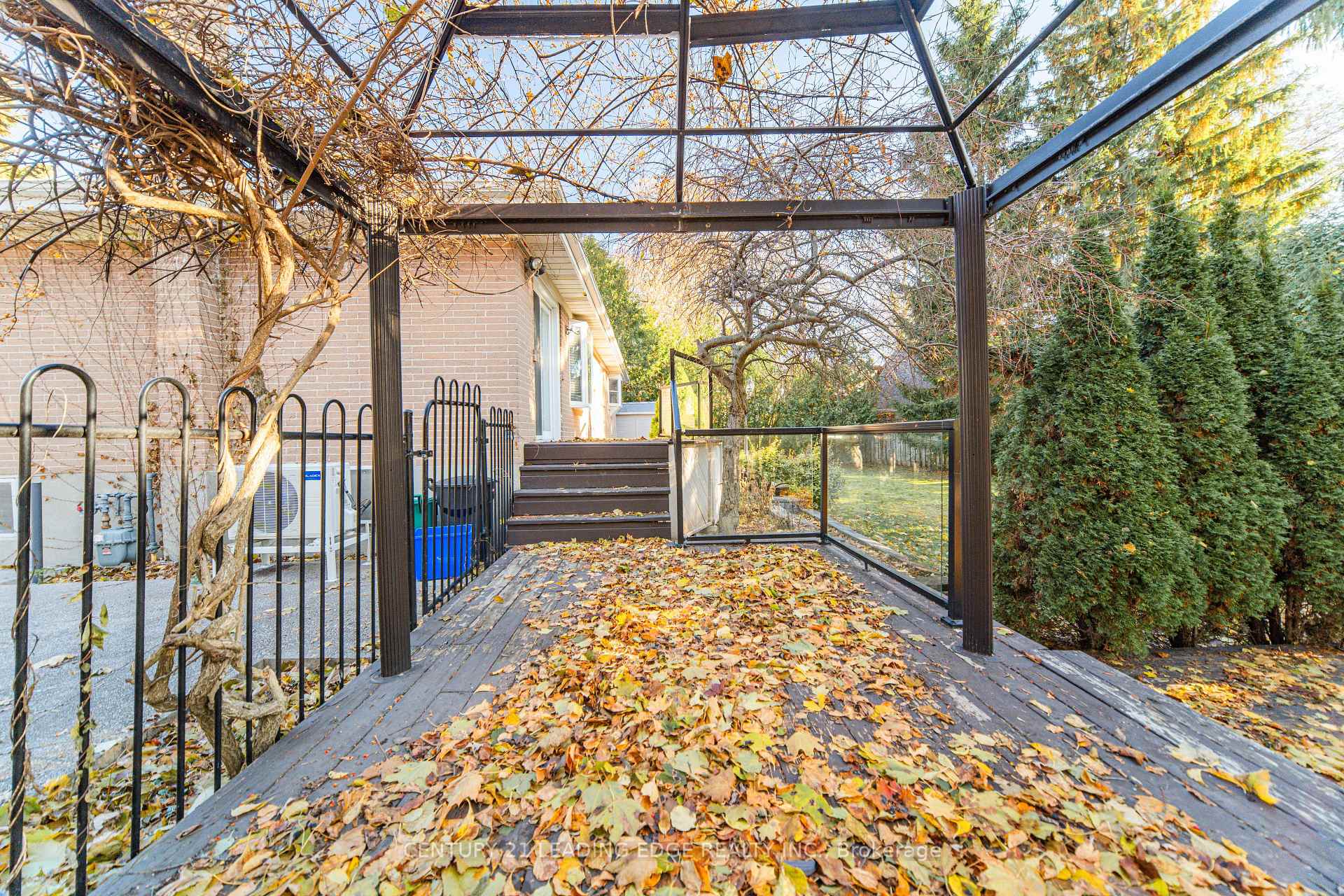 Photo 6 of 22 Winlaw Place, Markham, Old Markham Village — HOMEH