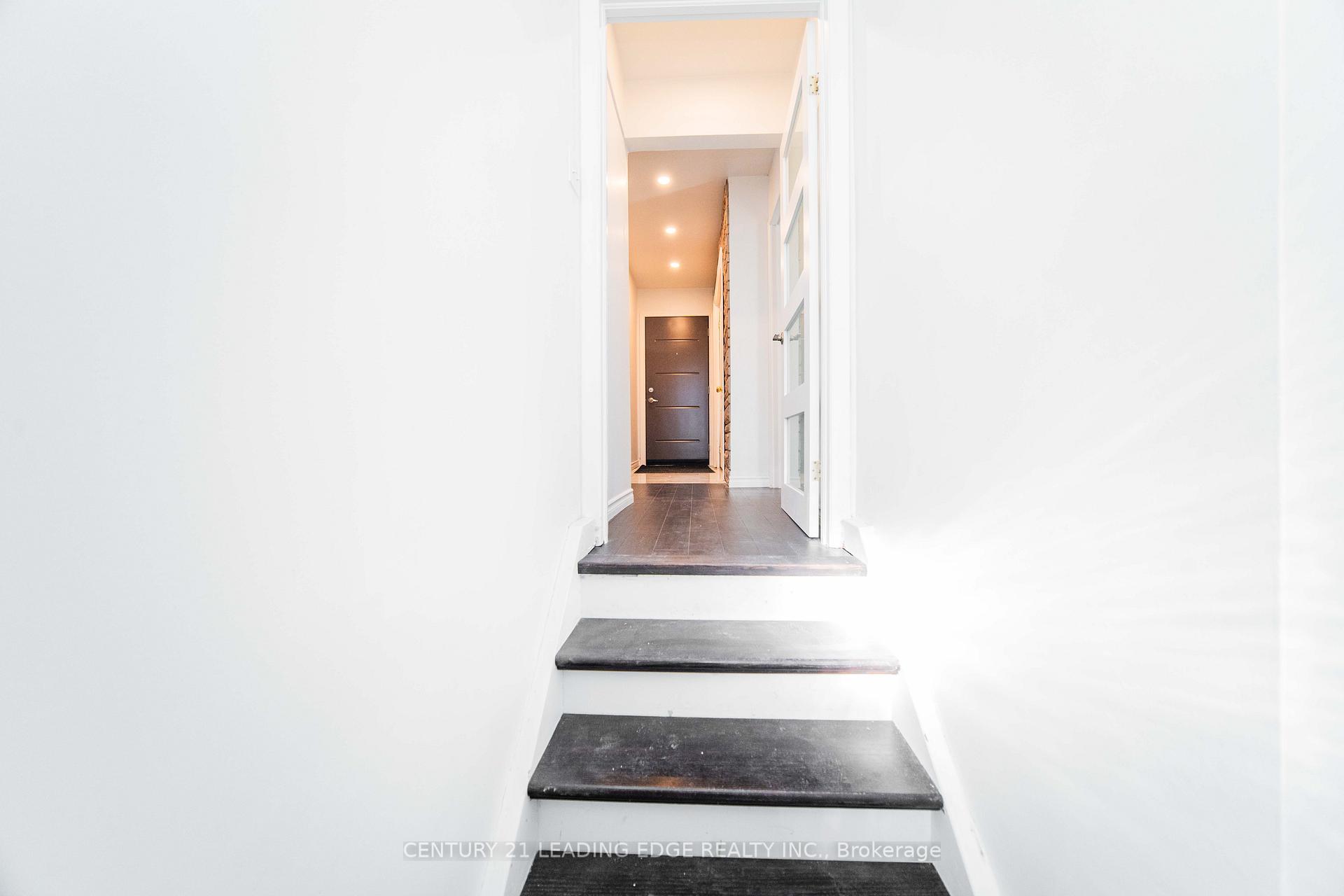 Photo 32 of 22 Winlaw Place, Markham, Old Markham Village — HOMEH