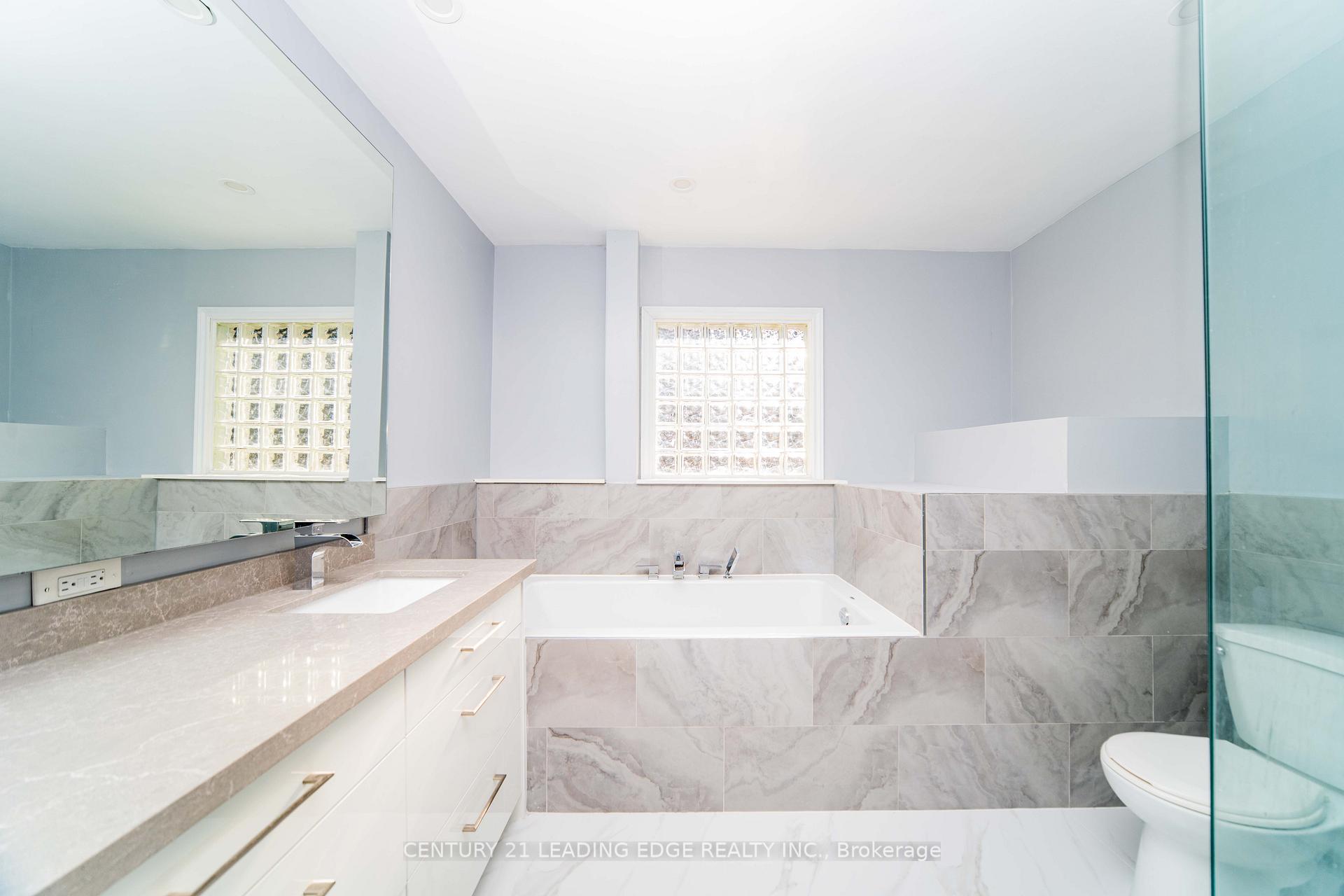 Photo 18 of 22 Winlaw Place, Markham, Old Markham Village — HOMEH