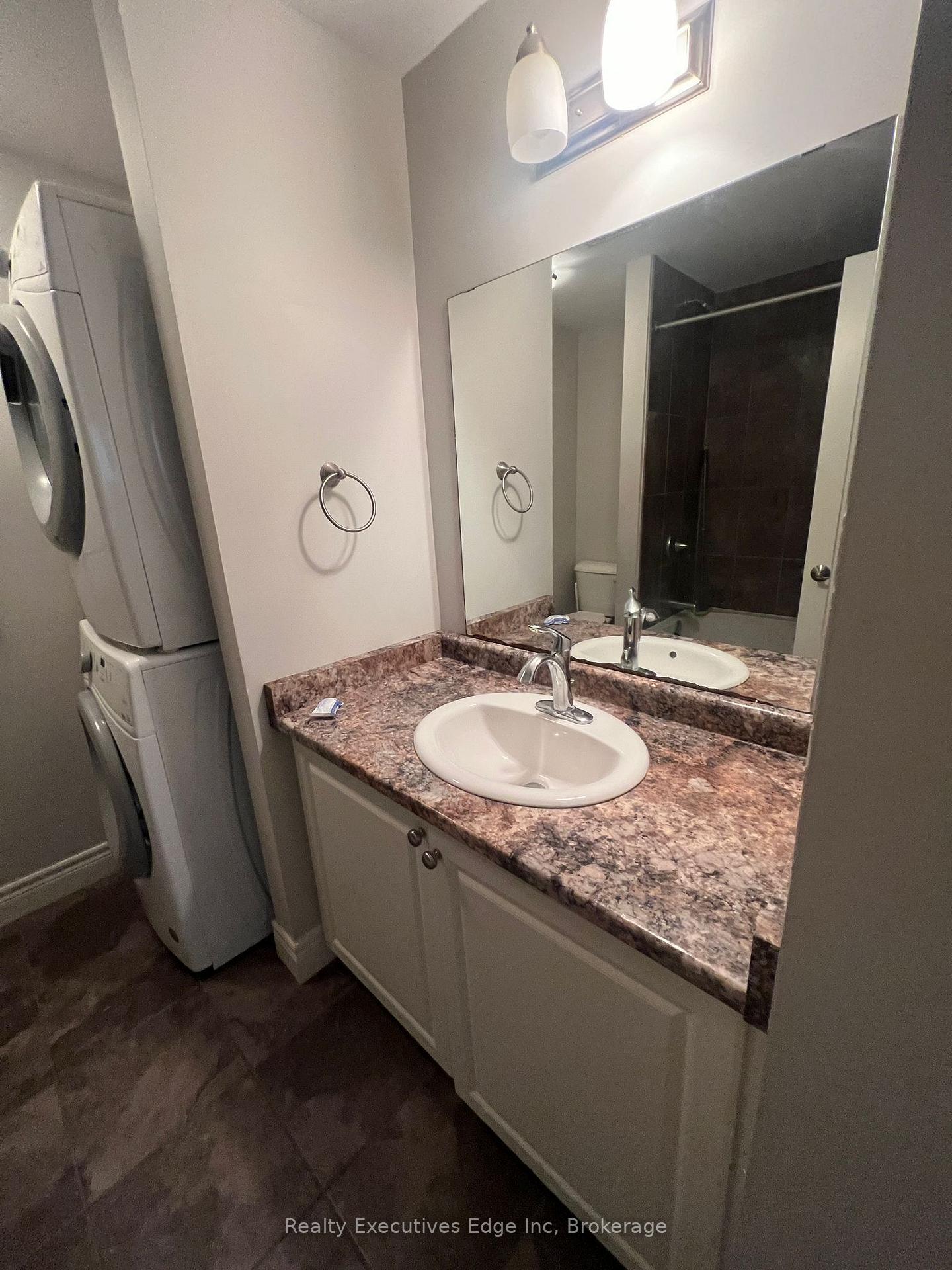 Photo 3 of Unit LOWER UNIT, 119 Dallan Drive, Guelph, Pineridge/Westminster Woods — HOMEH