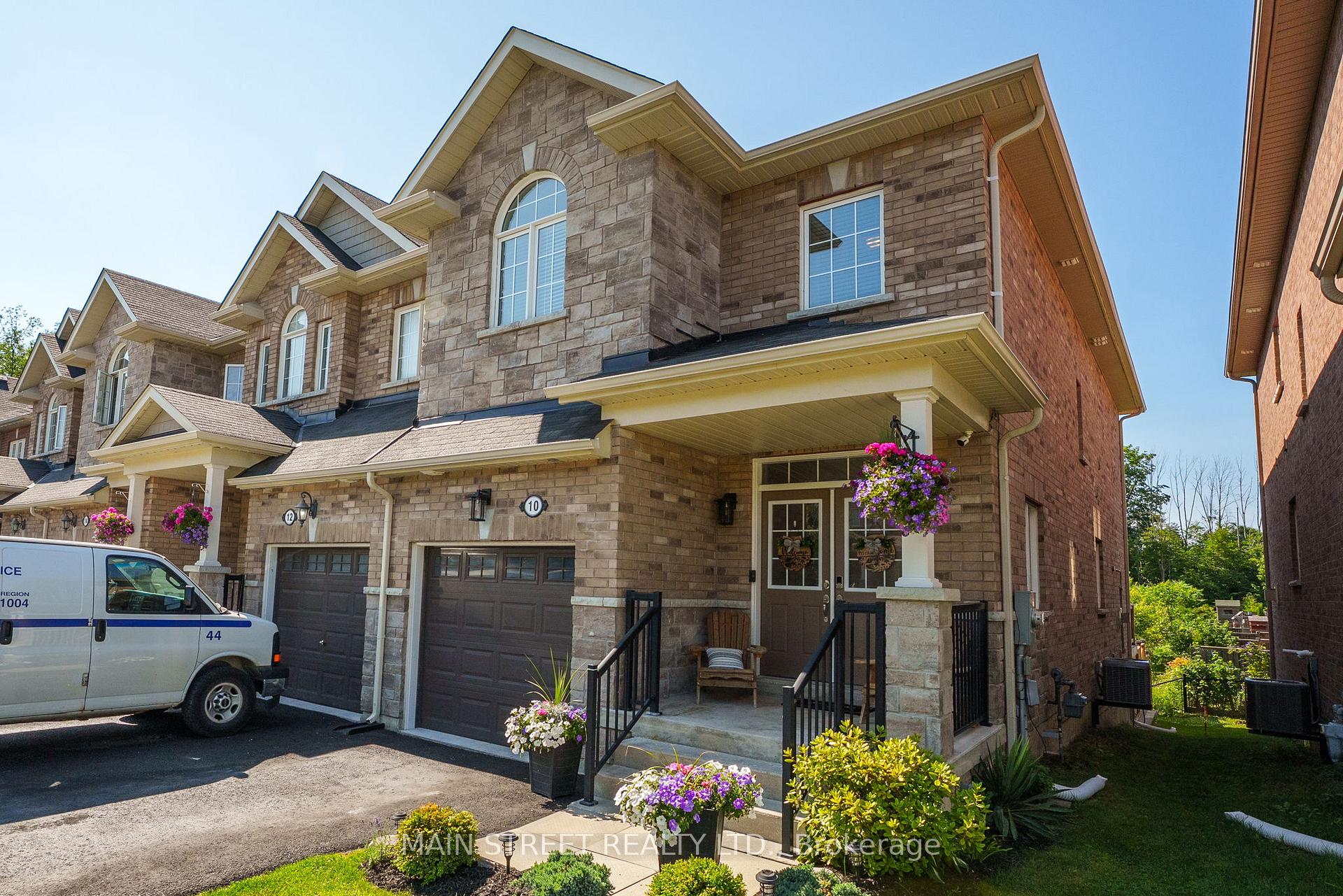 Front of 10 Prosser Crescent