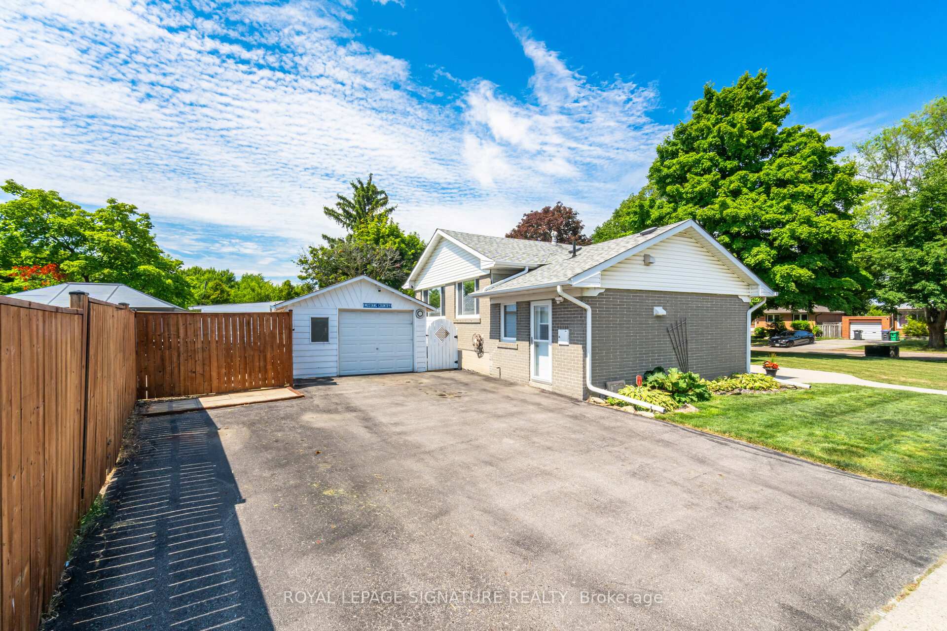 Photo 2 of 24 Lesbury Avenue, Brampton, Brampton East — HOMEH