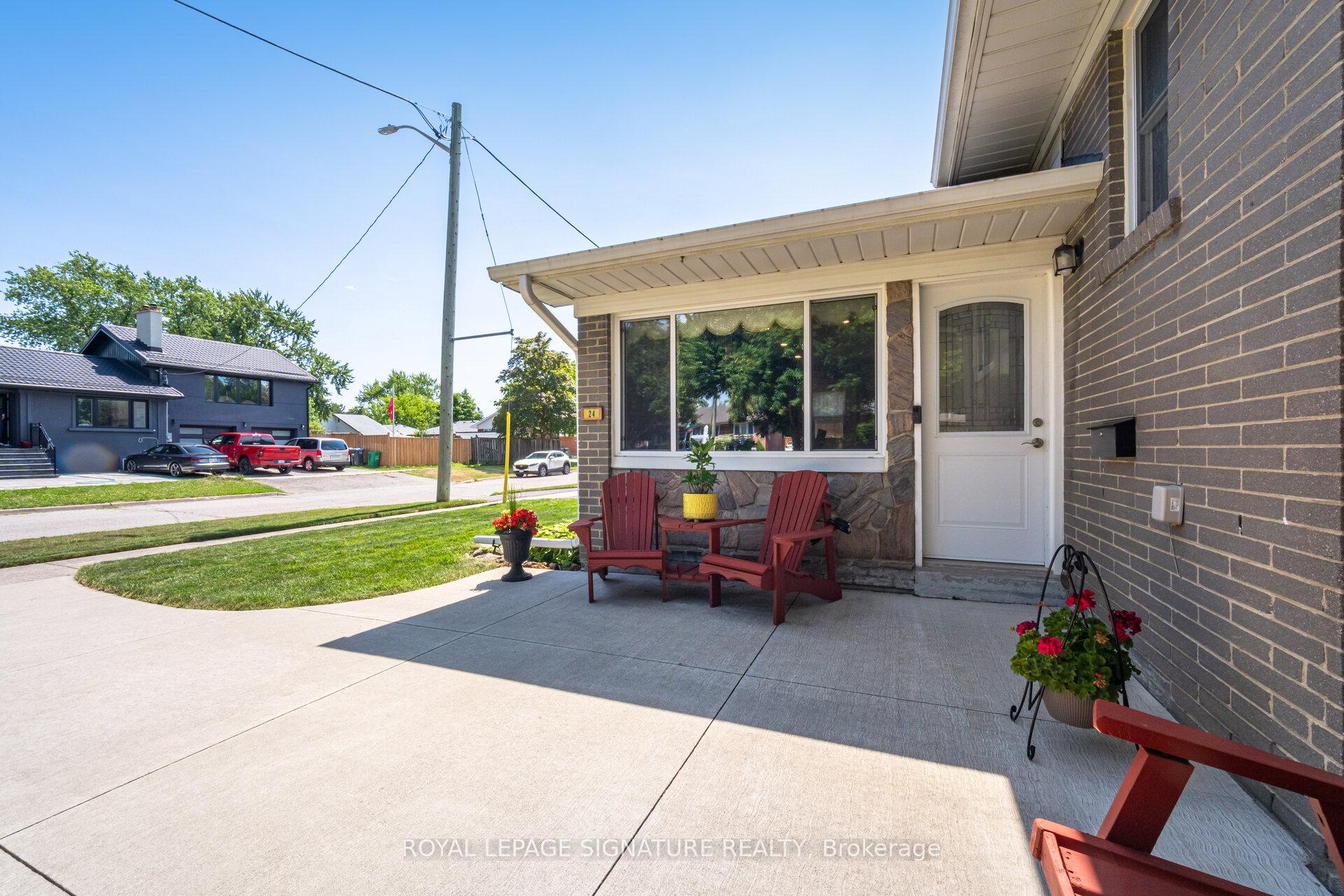 Photo 3 of 24 Lesbury Avenue, Brampton, Brampton East — HOMEH