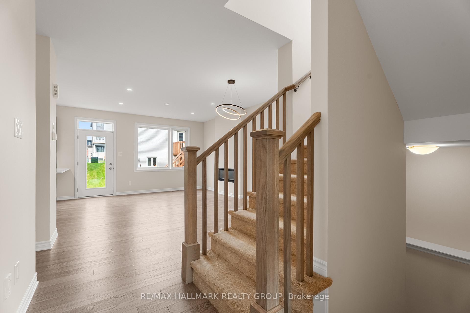 Photo 7 of 68 Focality Crescent, Ottawa, Barrhaven - Half Moon Bay — HOMEH