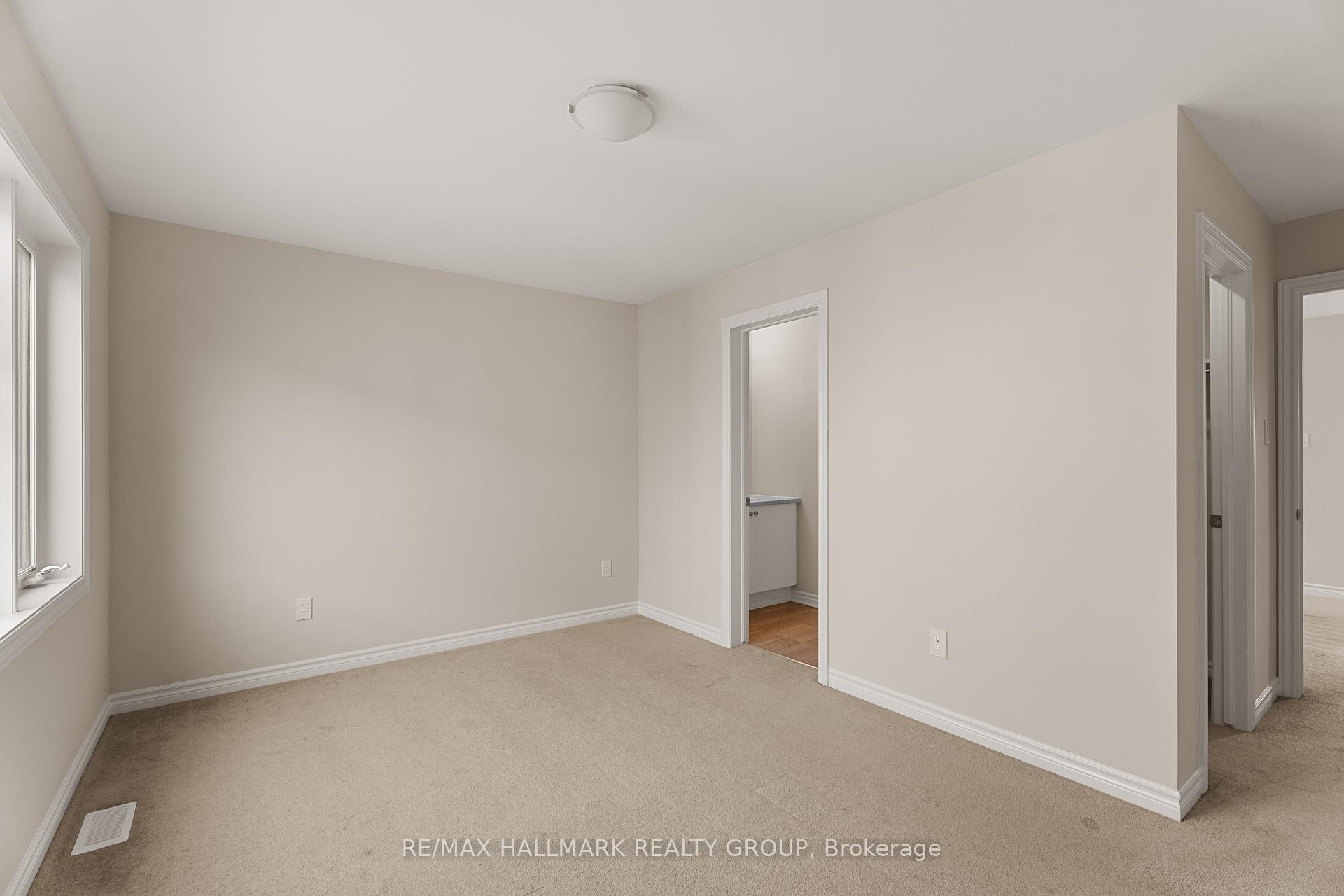 Photo 18 of 68 Focality Crescent, Ottawa, Barrhaven - Half Moon Bay — HOMEH