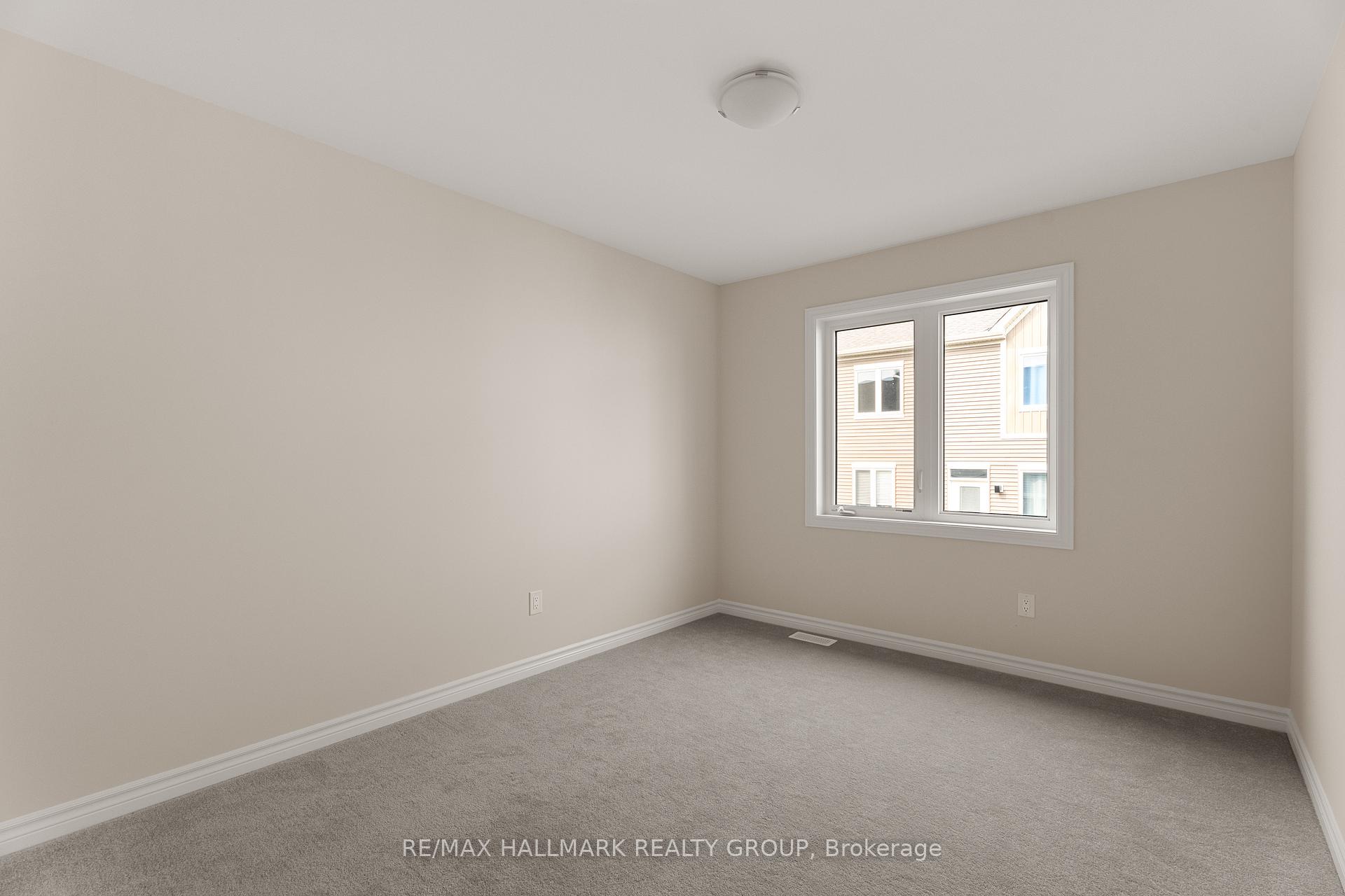 Photo 22 of 68 Focality Crescent, Ottawa, Barrhaven - Half Moon Bay — HOMEH