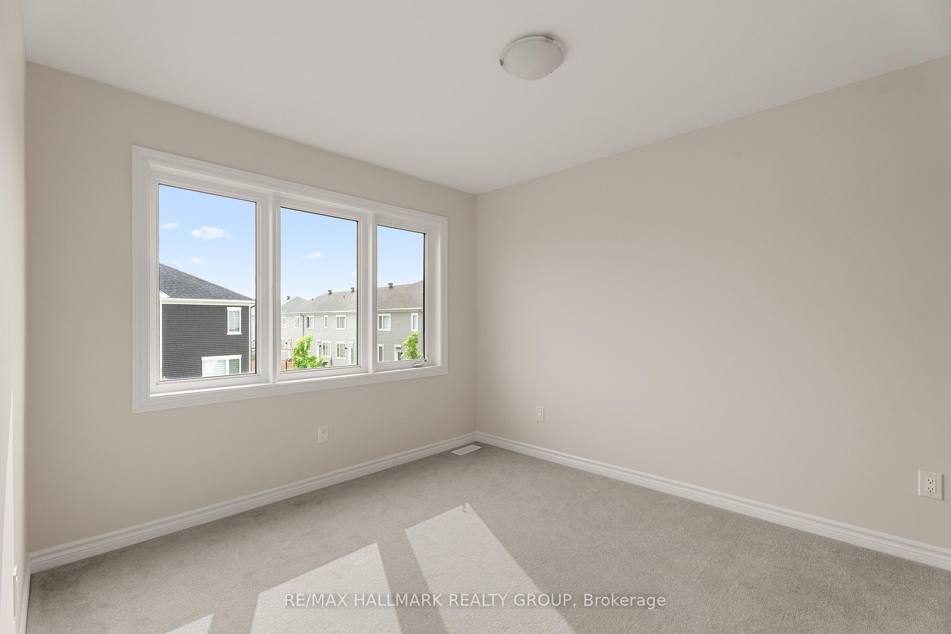 Photo 26 of 68 Focality Crescent, Ottawa, Barrhaven - Half Moon Bay — HOMEH