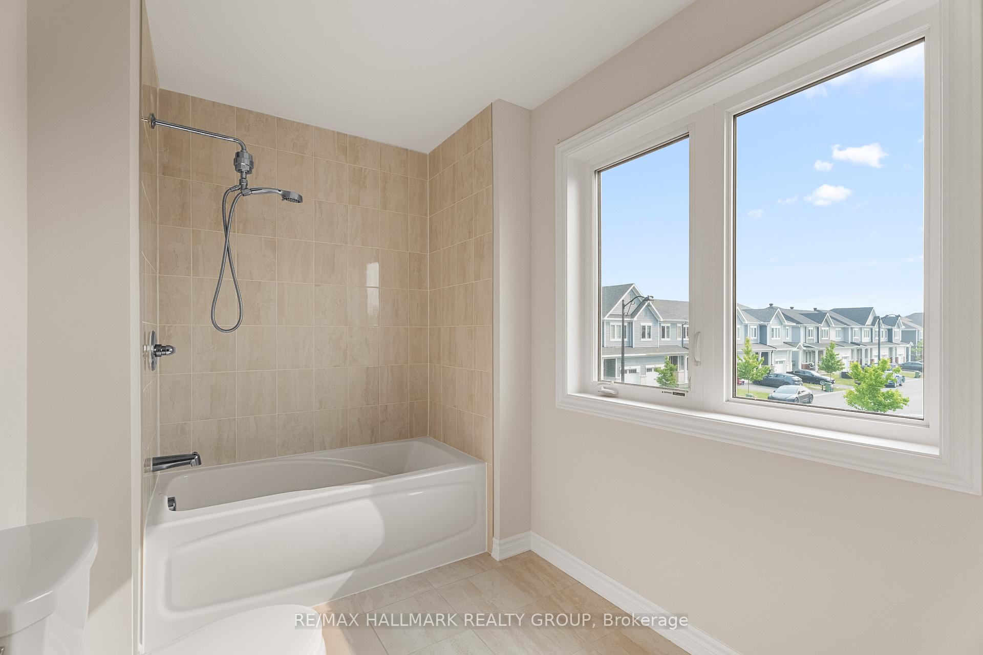 Photo 28 of 68 Focality Crescent, Ottawa, Barrhaven - Half Moon Bay — HOMEH