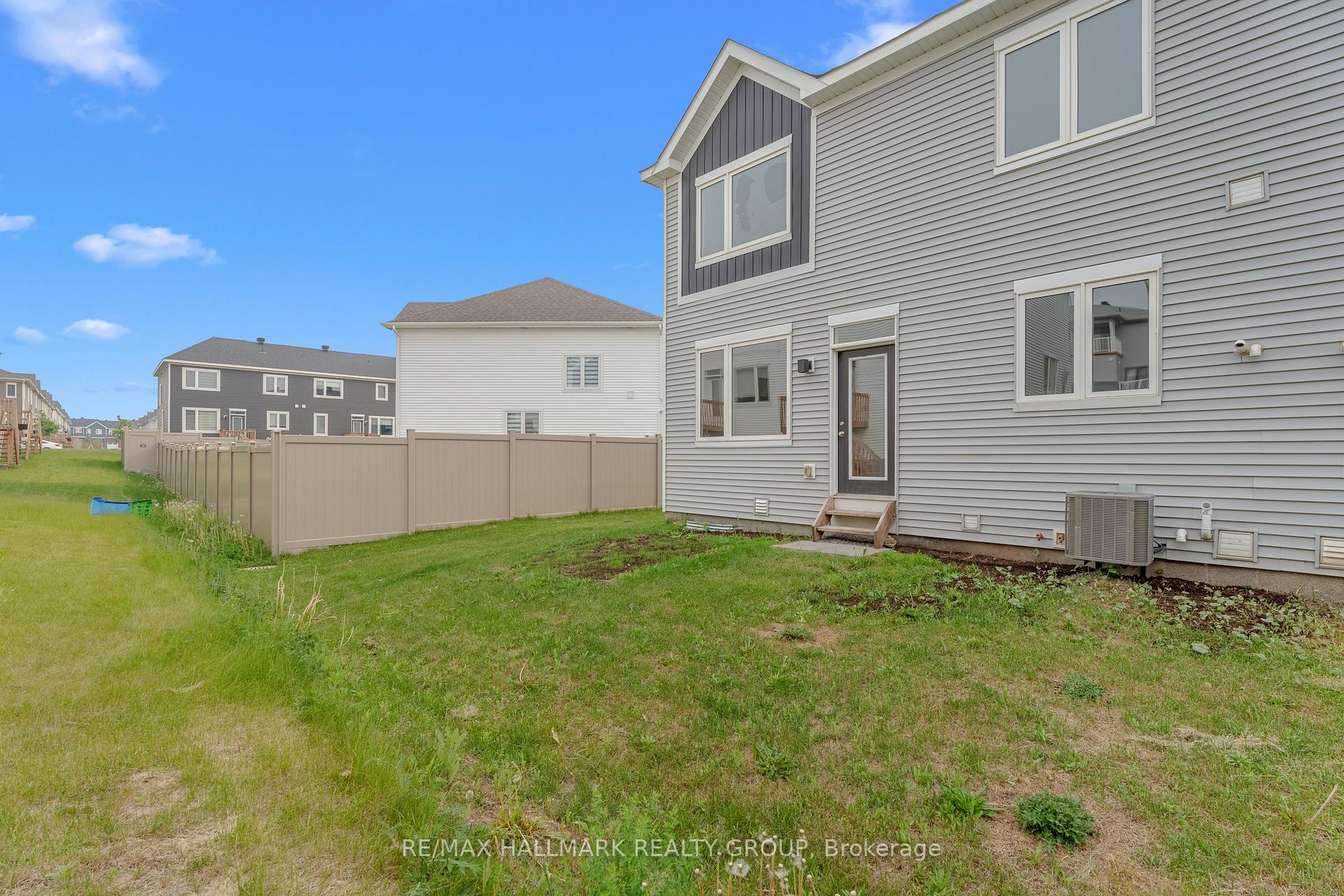 Photo 33 of 68 Focality Crescent, Ottawa, Barrhaven - Half Moon Bay — HOMEH