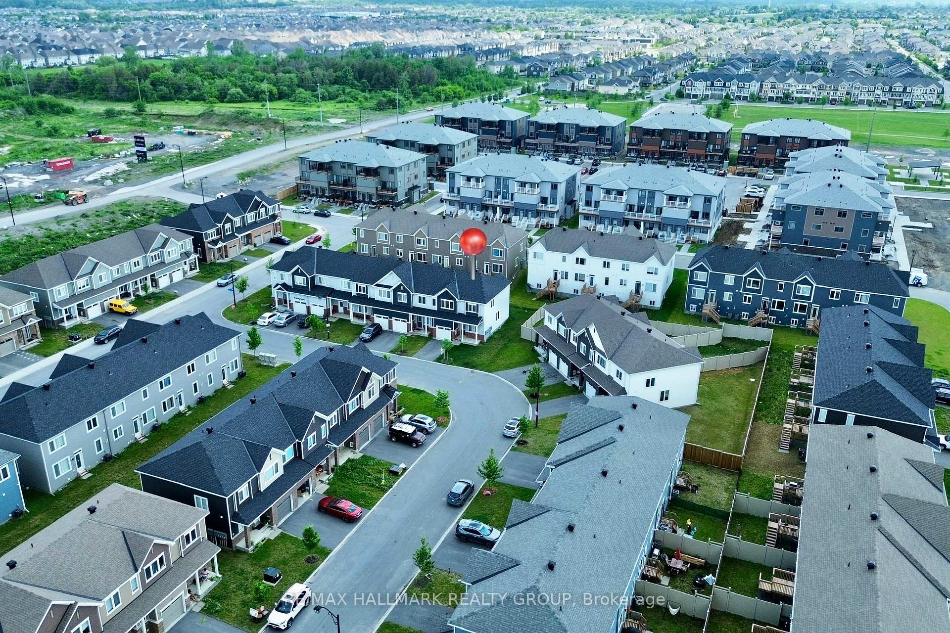 Photo 37 of 68 Focality Crescent, Ottawa, Barrhaven - Half Moon Bay — HOMEH