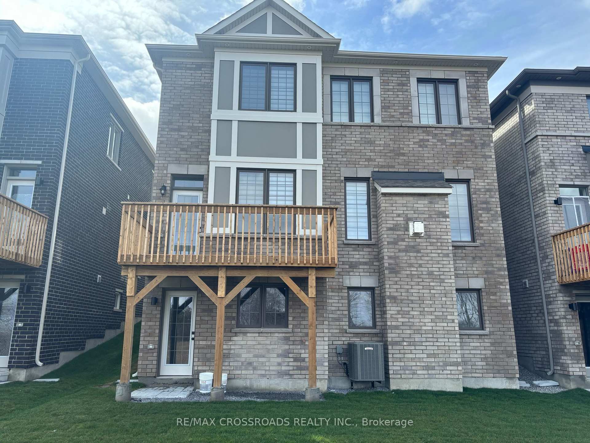 Photo 2 of Unit Lower/Bsmt, 3265 Turnstone Boulevard, Pickering, Rural Pickering — HOMEH