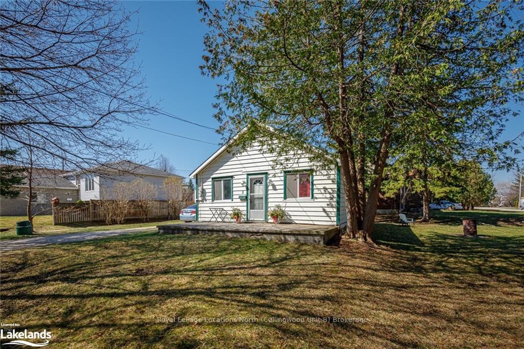 Photo 8 of 2 Spruce Street, Collingwood — HOMEH