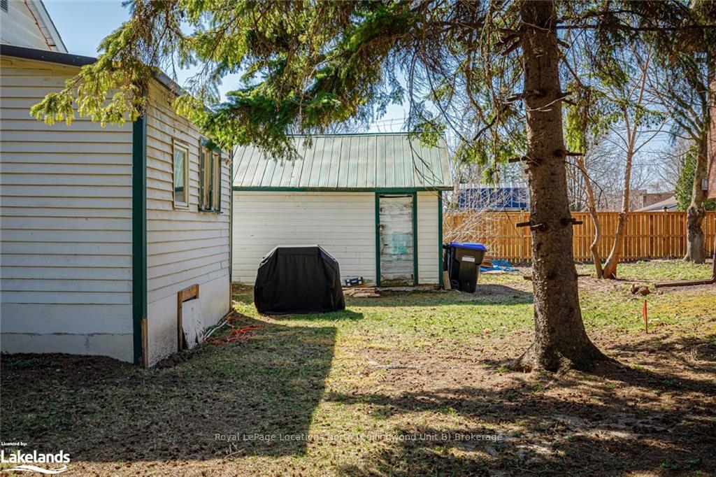 Photo 12 of 2 Spruce Street, Collingwood — HOMEH