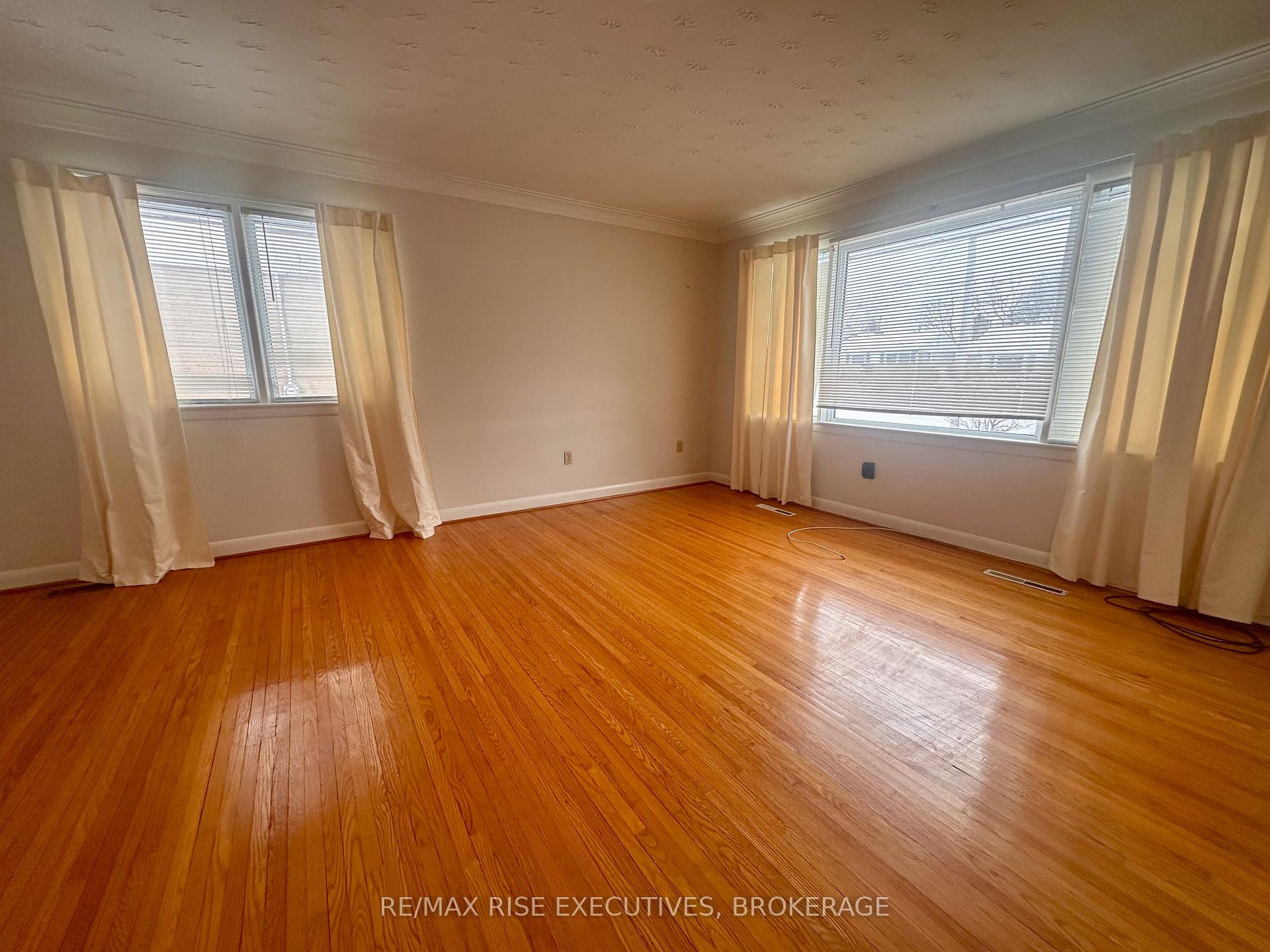 Photo 5 of 354 Meadowcrest Road, Kingston, City Southwest — HOMEH