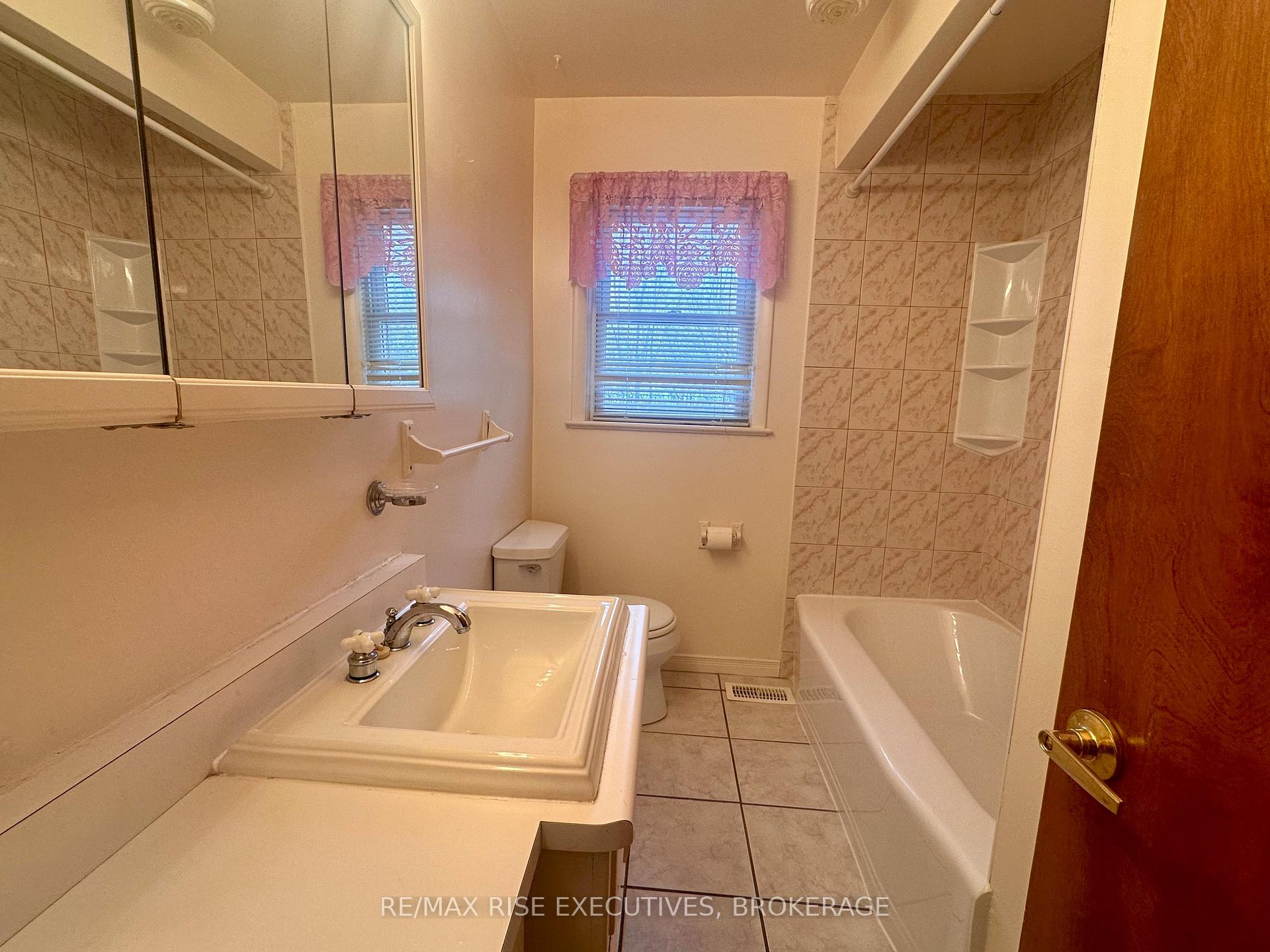 Photo 24 of 354 Meadowcrest Road, Kingston, City Southwest — HOMEH