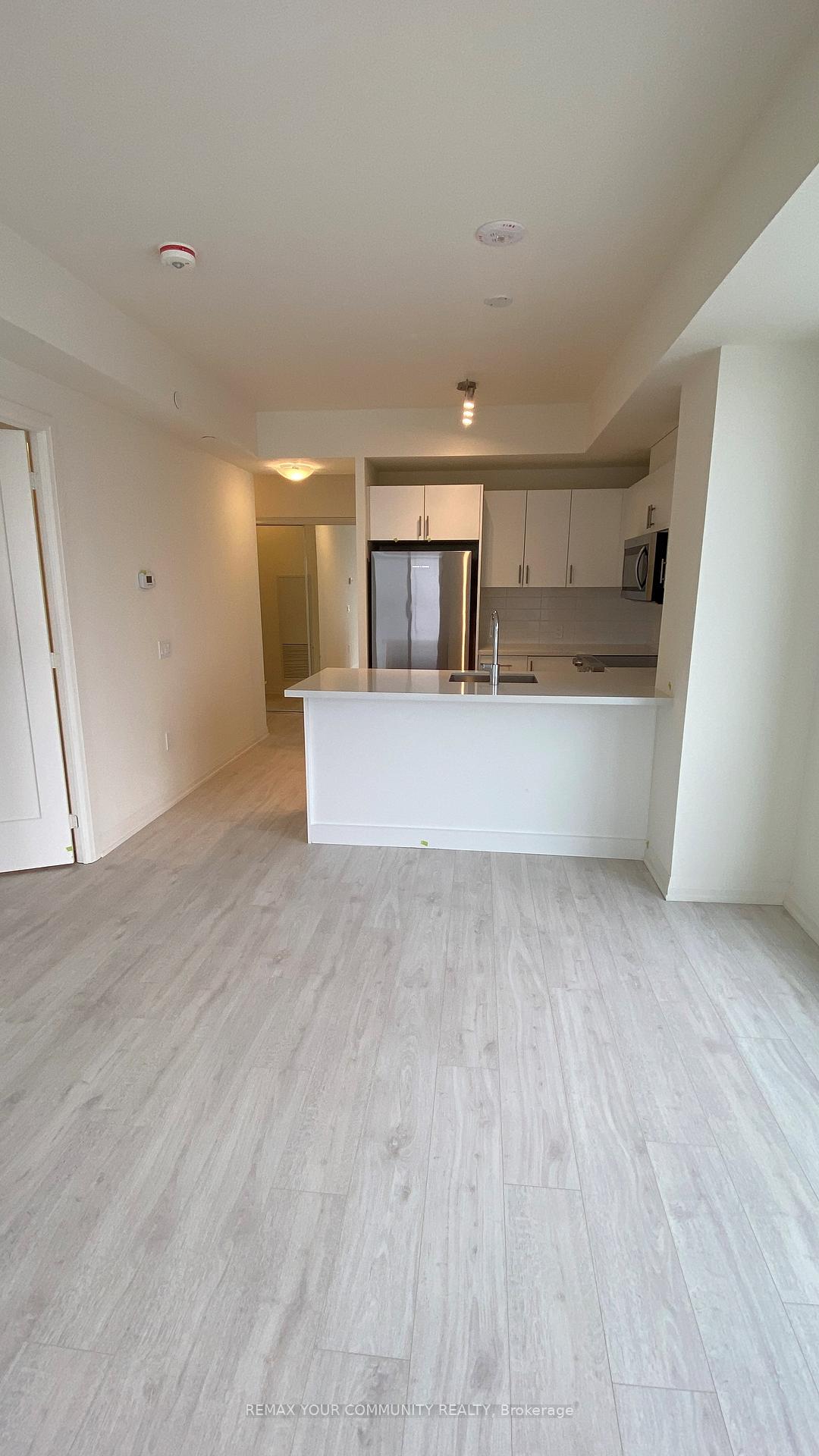 Photo 4 of Unit 1404, 8960 Jane Street E, Vaughan, Concord — HOMEH