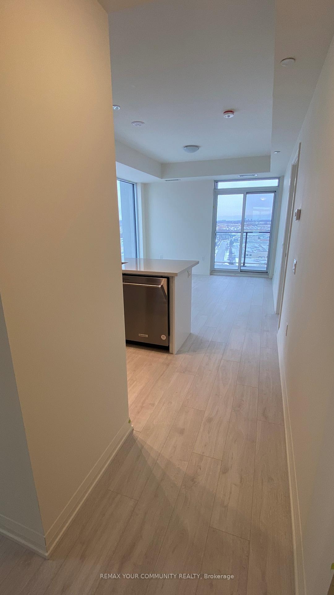 Photo 2 of Unit 1404, 8960 Jane Street E, Vaughan, Concord — HOMEH