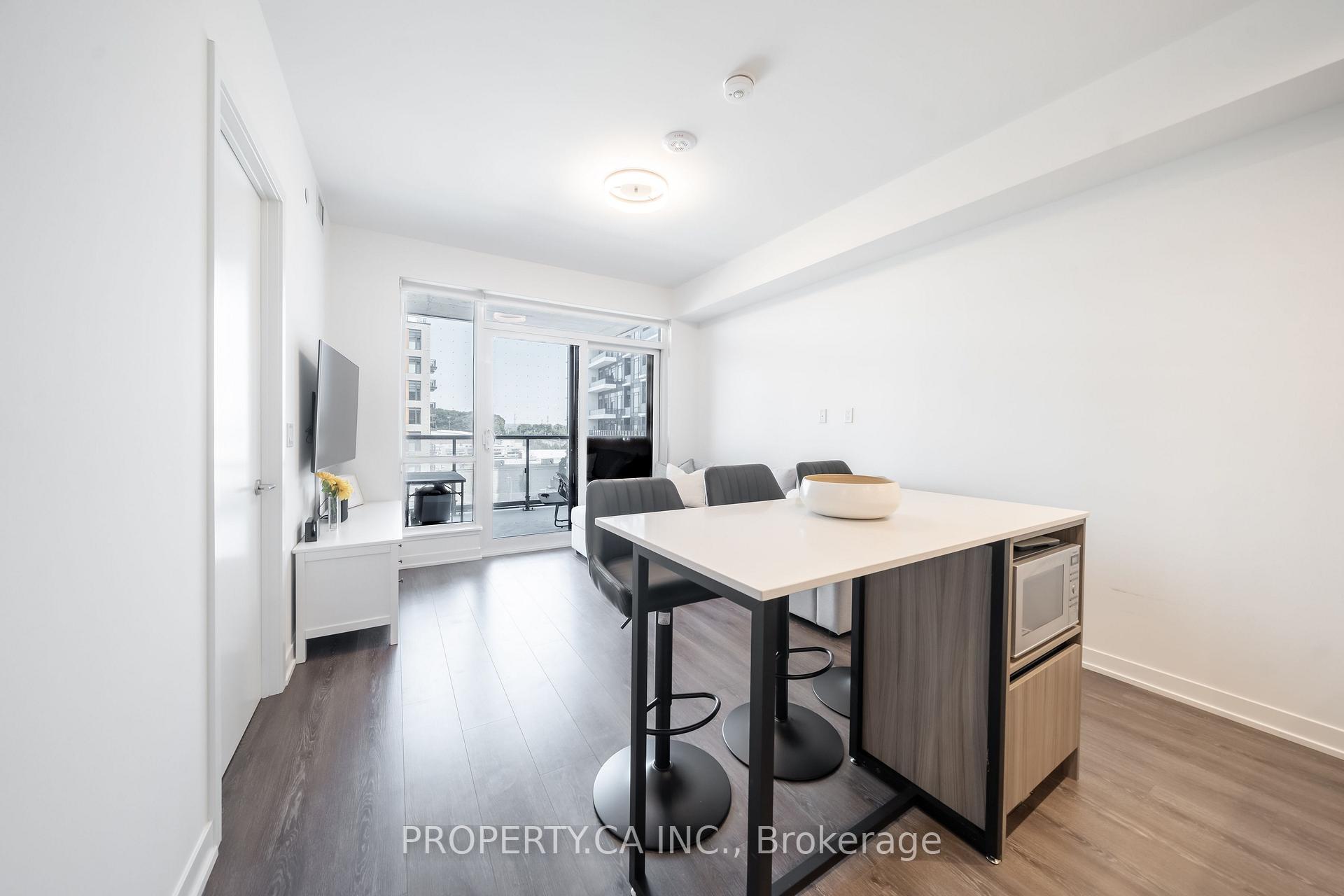 Front of Unit 524, 7950 Bathurst Street