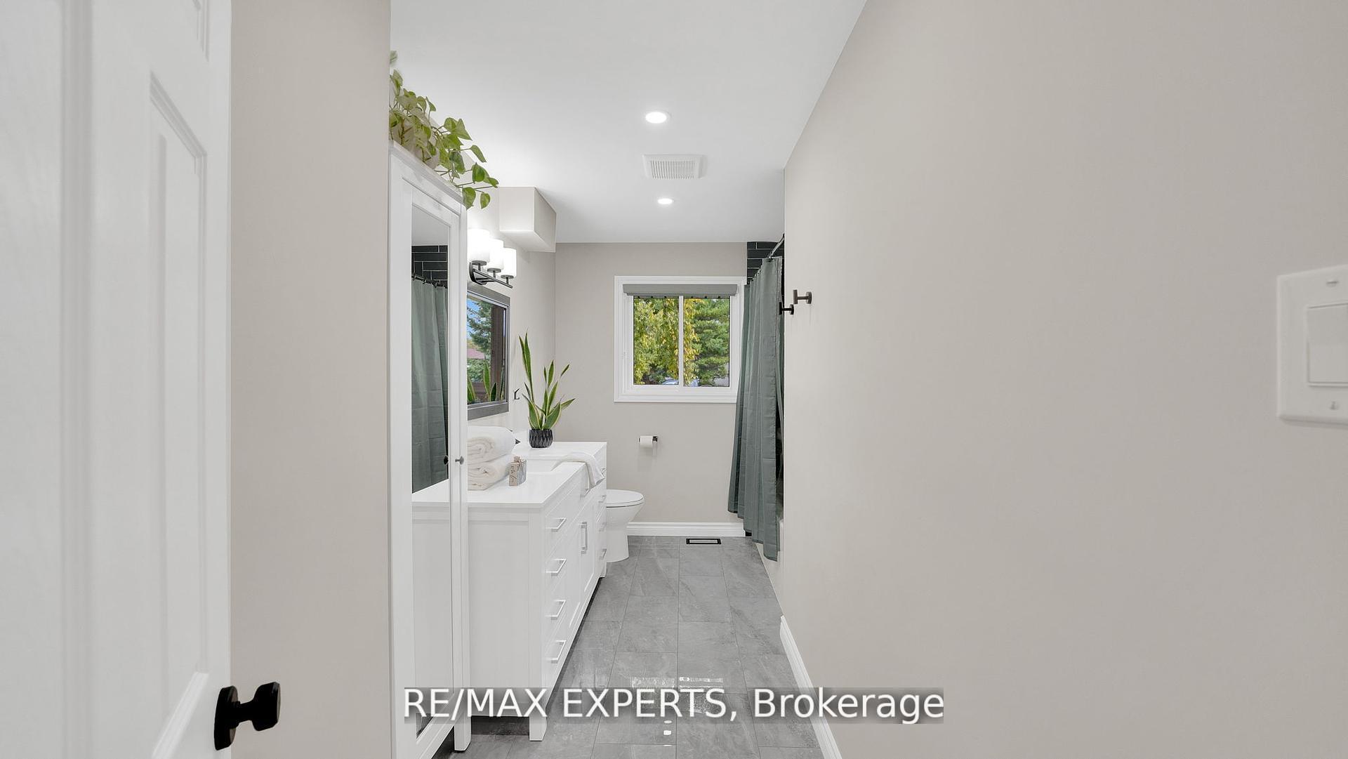 Photo 13 of 26 Wellar Avenue, King, Nobleton — HOMEH