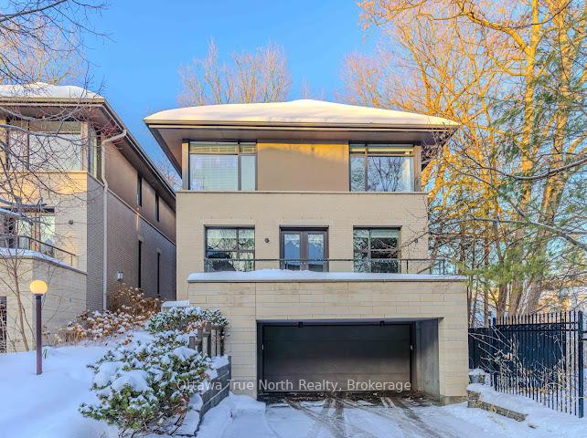 Front of 105 Black Maple Private