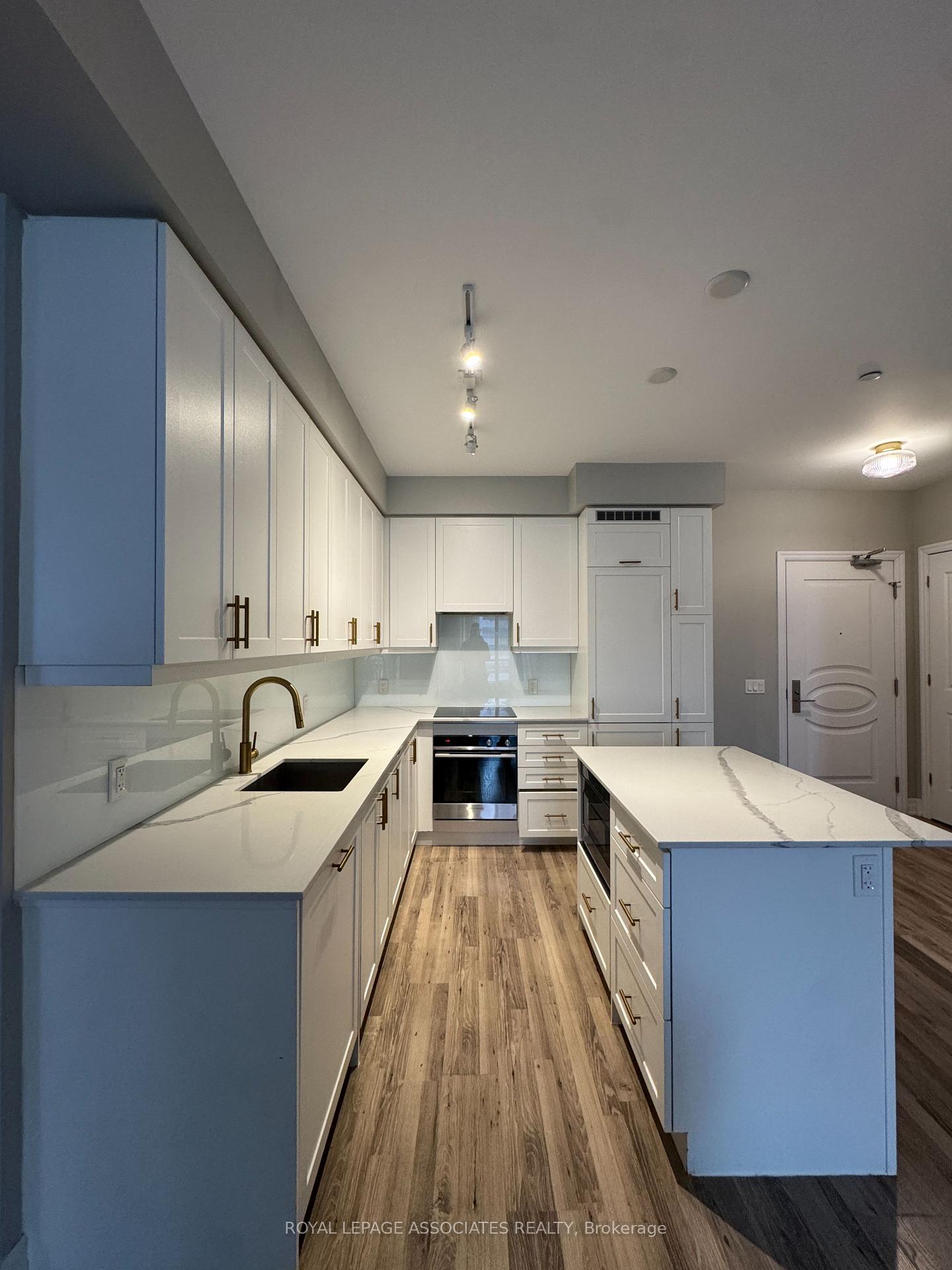 Photo 2 of Unit 611, 9075 Jane Street, Vaughan, Concord — HOMEH