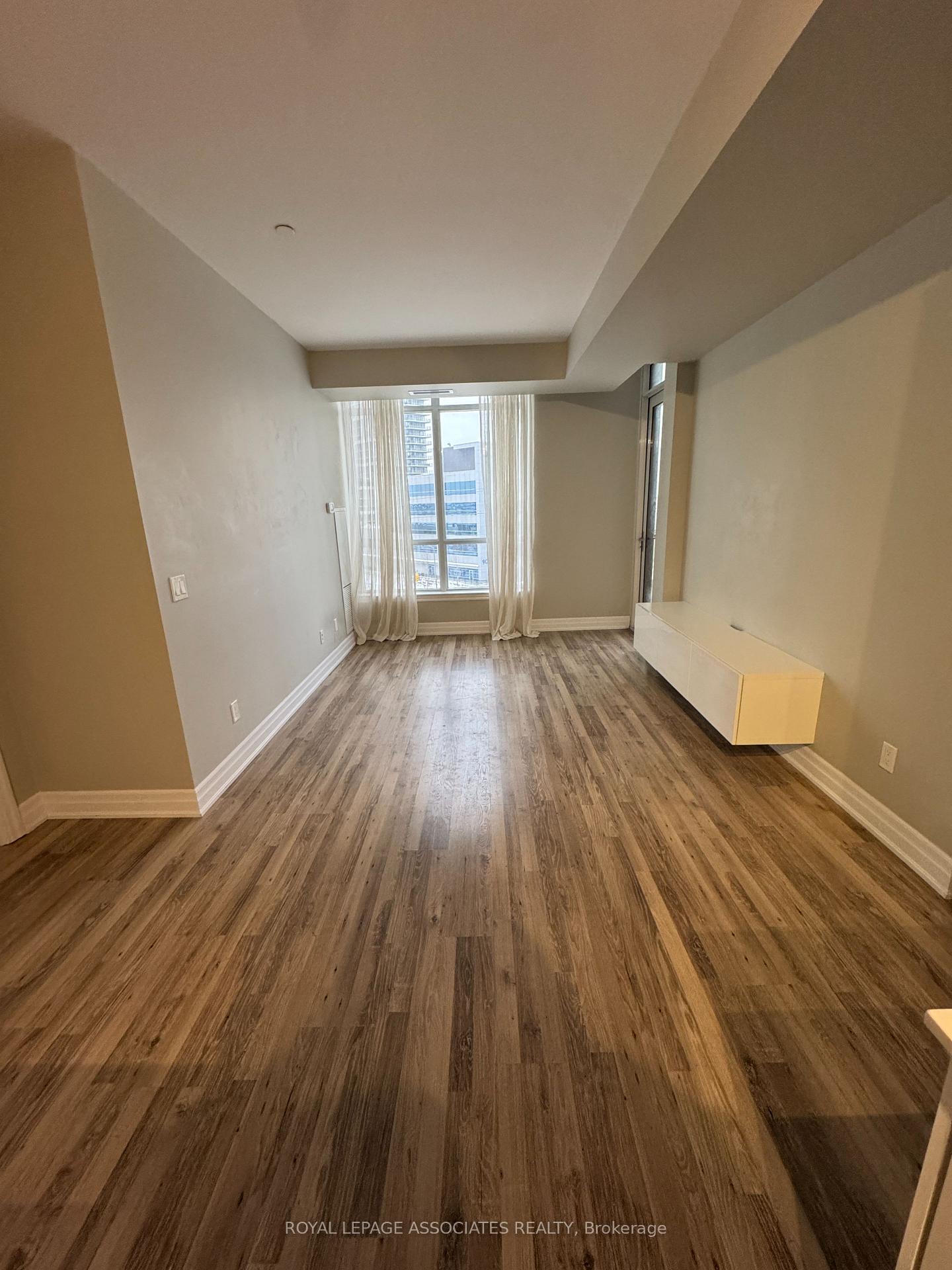 Photo 11 of Unit 611, 9075 Jane Street, Vaughan, Concord — HOMEH