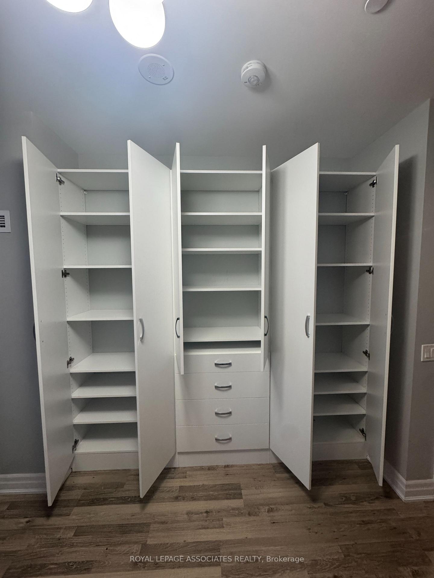 Photo 7 of Unit 611, 9075 Jane Street, Vaughan, Concord — HOMEH