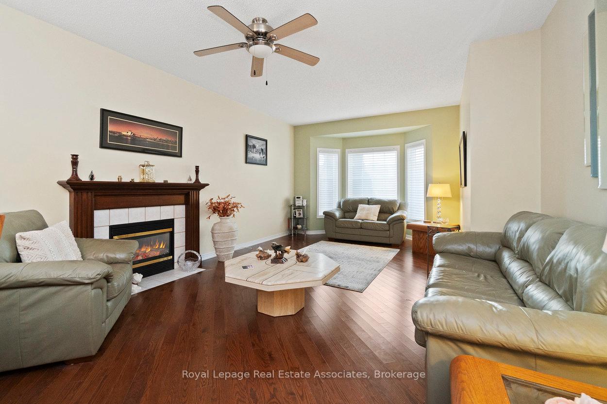 Photo 6 of 3 Fir Drive, Clarington, Newcastle — HOMEH