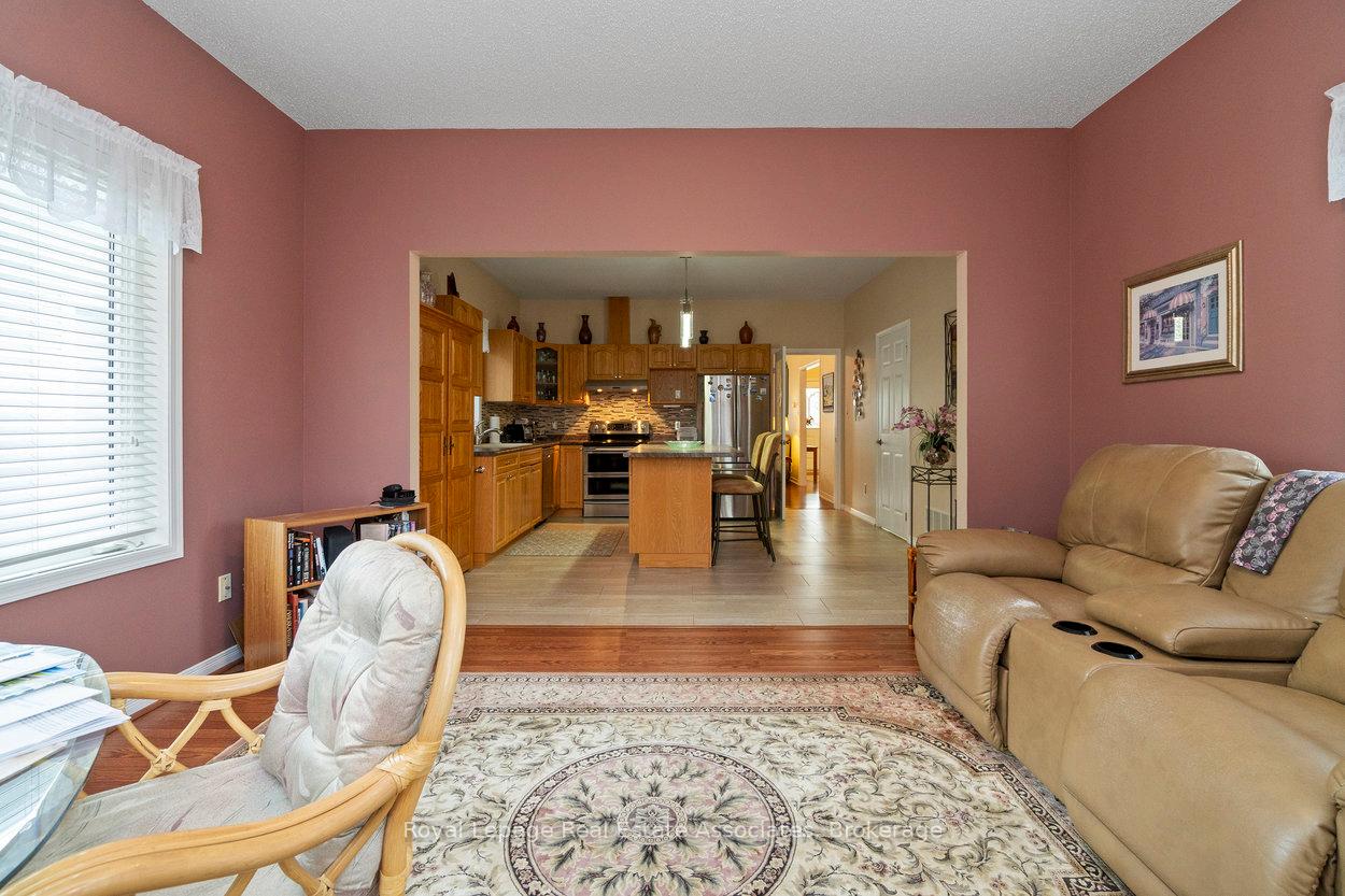 Photo 11 of 3 Fir Drive, Clarington, Newcastle — HOMEH