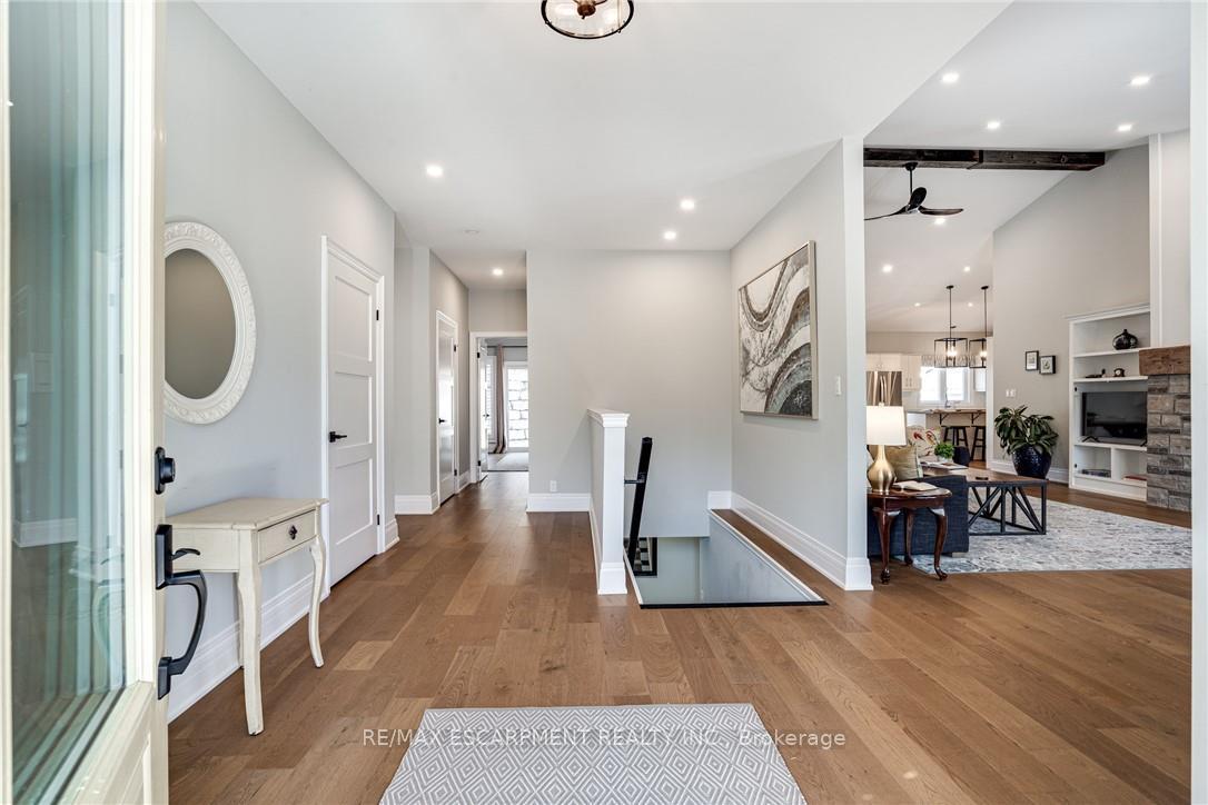 Photo 4 of 14 Sullivan's Lane, Hamilton, Dundas — HOMEH