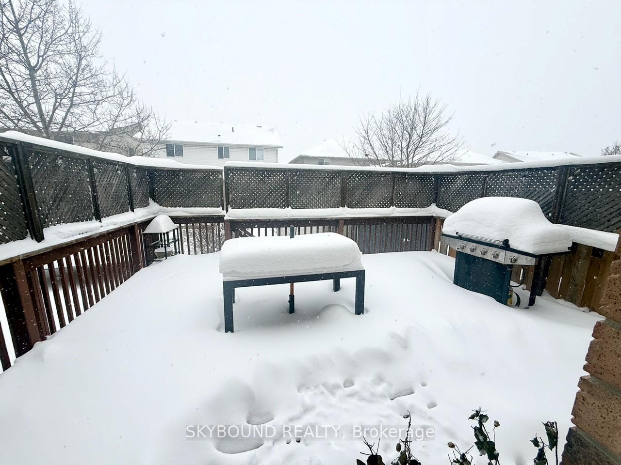 Photo 6 of 141 Gosling Gardens, Guelph, Clairfields/Hanlon Business Park — HOMEH