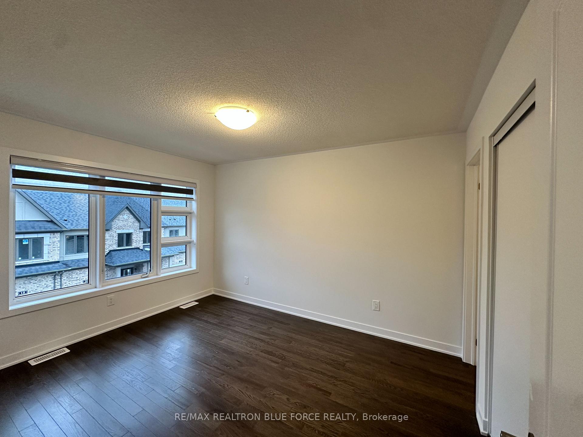 Photo 2 of 13 John Canning Way, Markham, Unionville — HOMEH