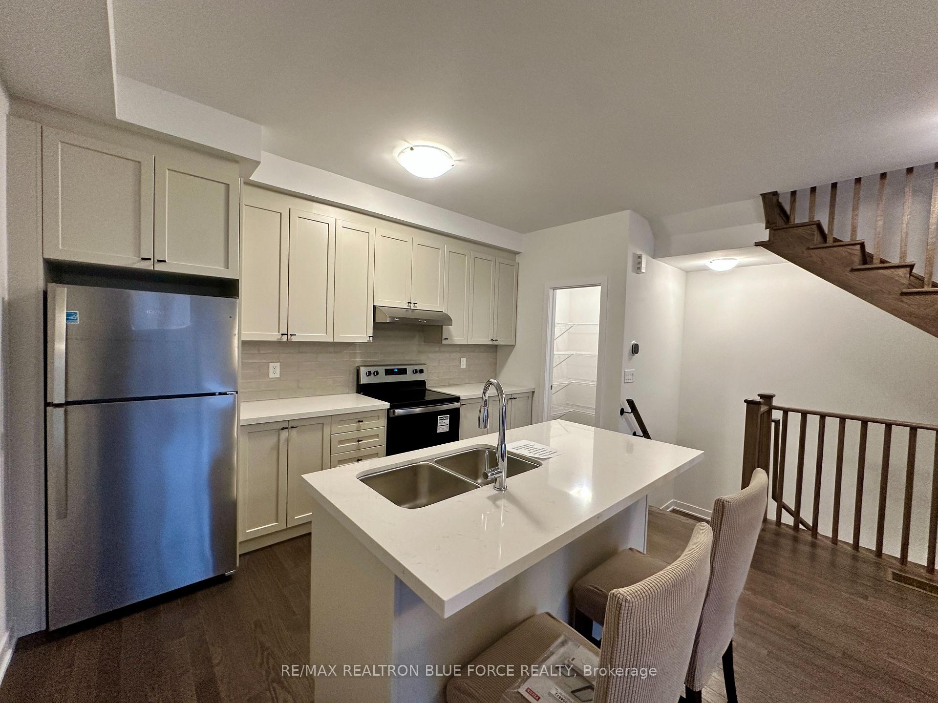 Photo 10 of 13 John Canning Way, Markham, Unionville — HOMEH