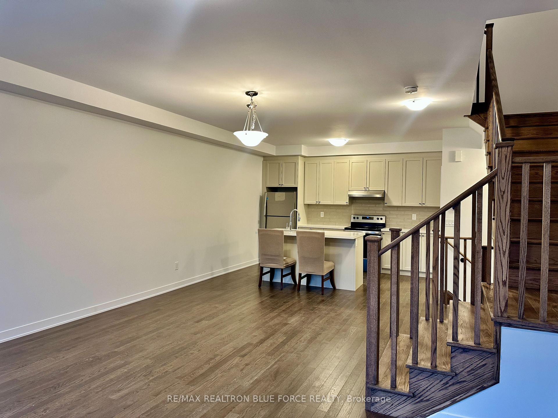 Photo 11 of 13 John Canning Way, Markham, Unionville — HOMEH