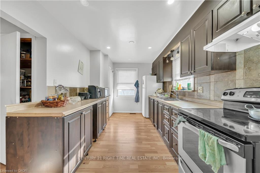 Photo 4 of 259 Franklin Street, Kitchener — HOMEH