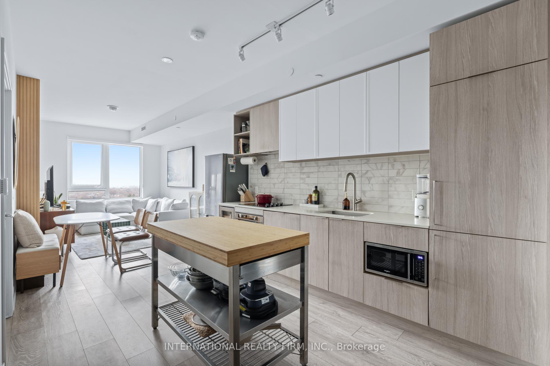 Photo 1 of Unit 1602, 2020 Bathurst Street, Toronto, Humewood-Cedarvale — HOMEH
