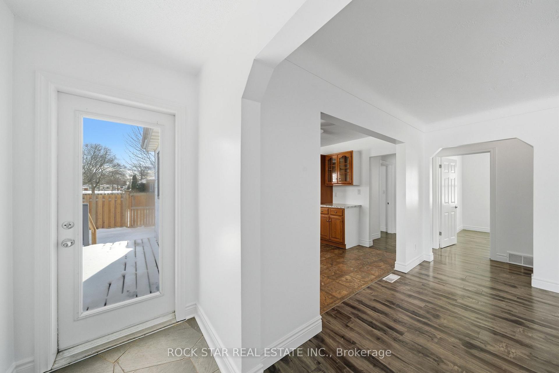 Photo 2 of 11 Nickerson Avenue, St. Catharines, Vine/Linwell — HOMEH
