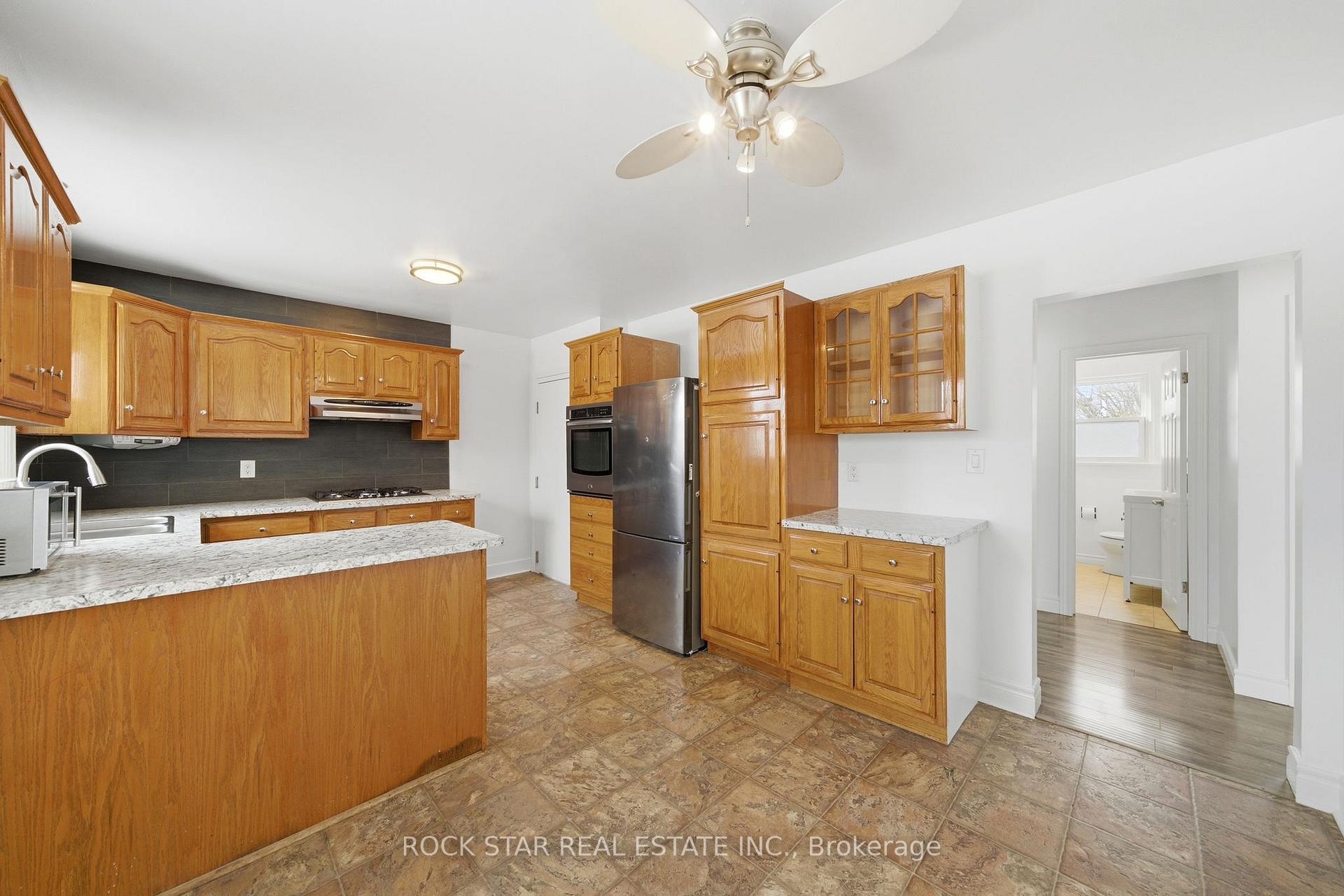 Photo 4 of 11 Nickerson Avenue, St. Catharines, Vine/Linwell — HOMEH