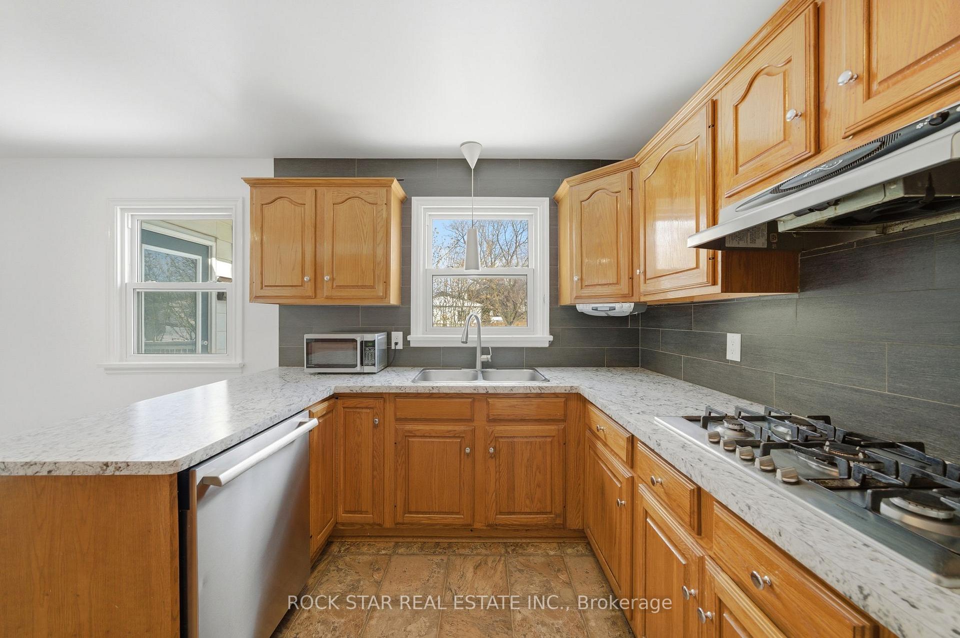 Photo 11 of 11 Nickerson Avenue, St. Catharines, Vine/Linwell — HOMEH