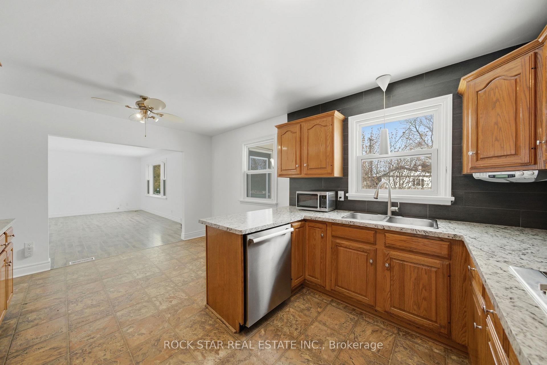 Photo 10 of 11 Nickerson Avenue, St. Catharines, Vine/Linwell — HOMEH