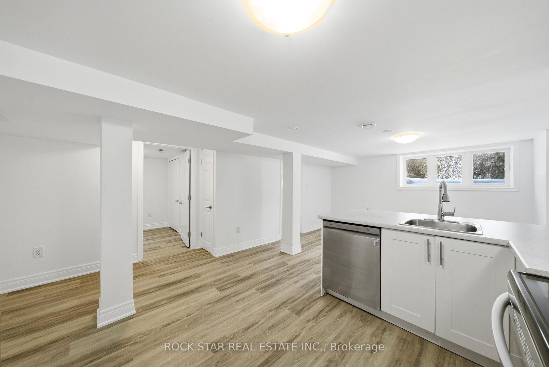 Photo 21 of 11 Nickerson Avenue, St. Catharines, Vine/Linwell — HOMEH