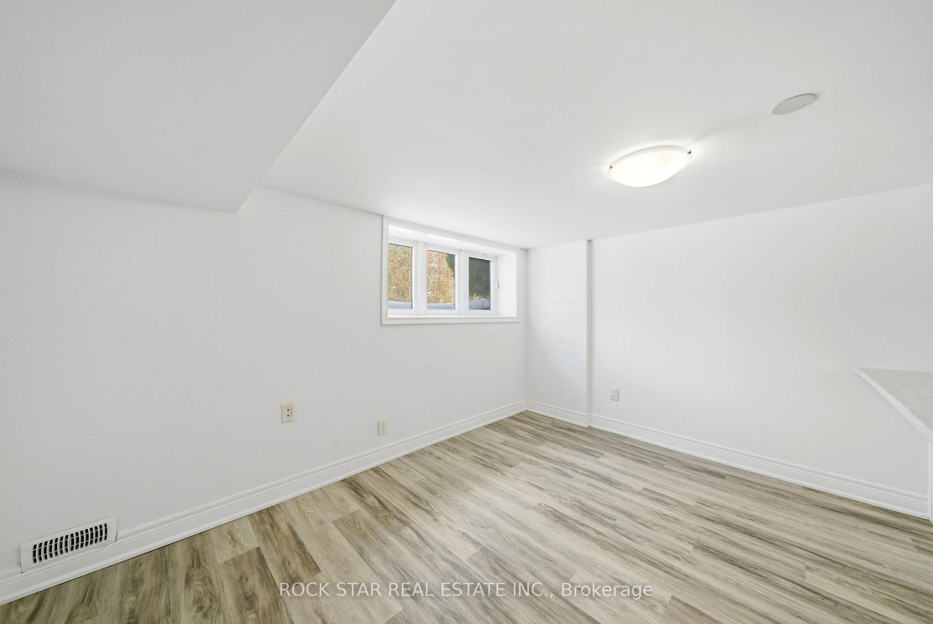 Photo 23 of 11 Nickerson Avenue, St. Catharines, Vine/Linwell — HOMEH