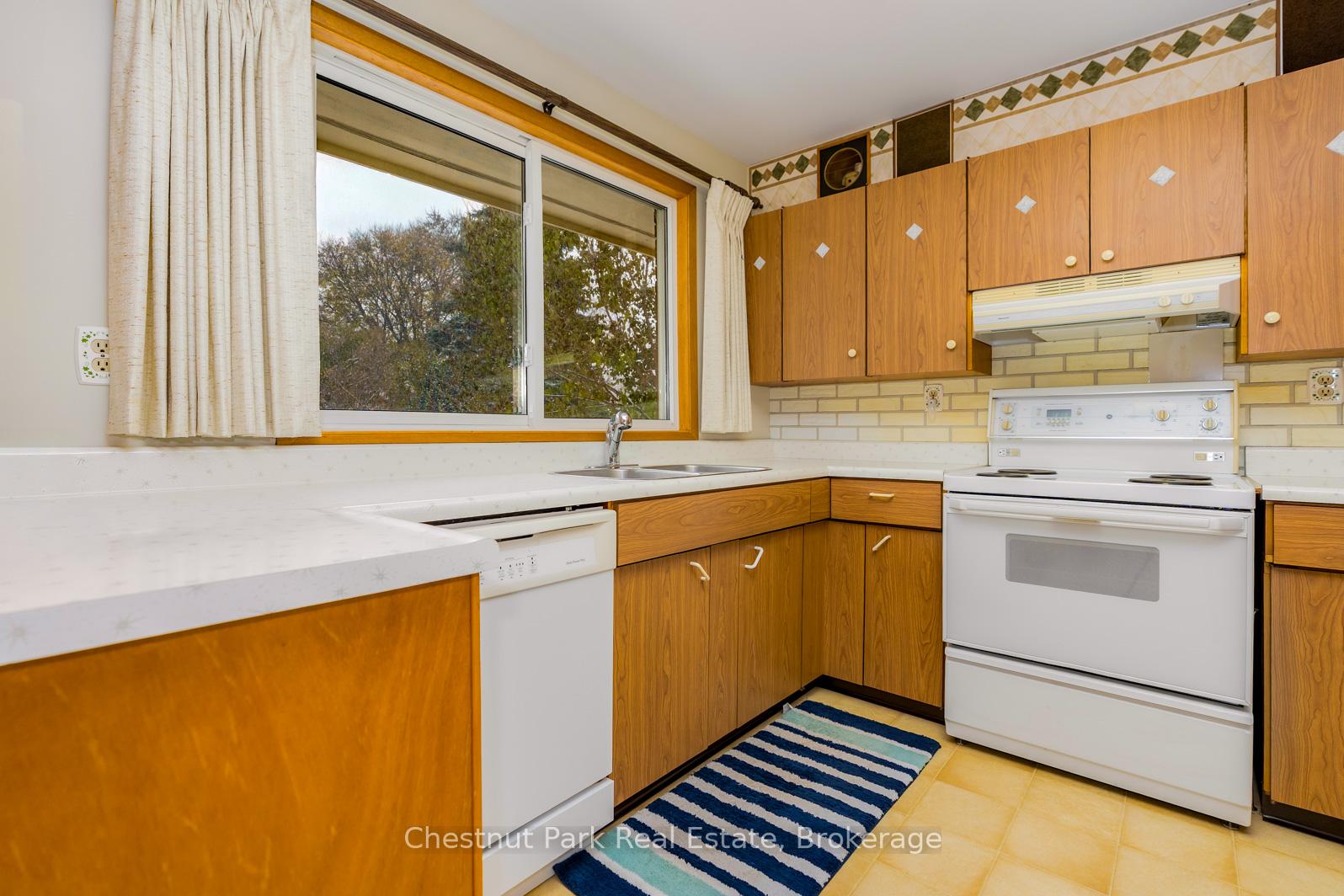Photo 40 of 185 Walnut Street, Collingwood — HOMEH