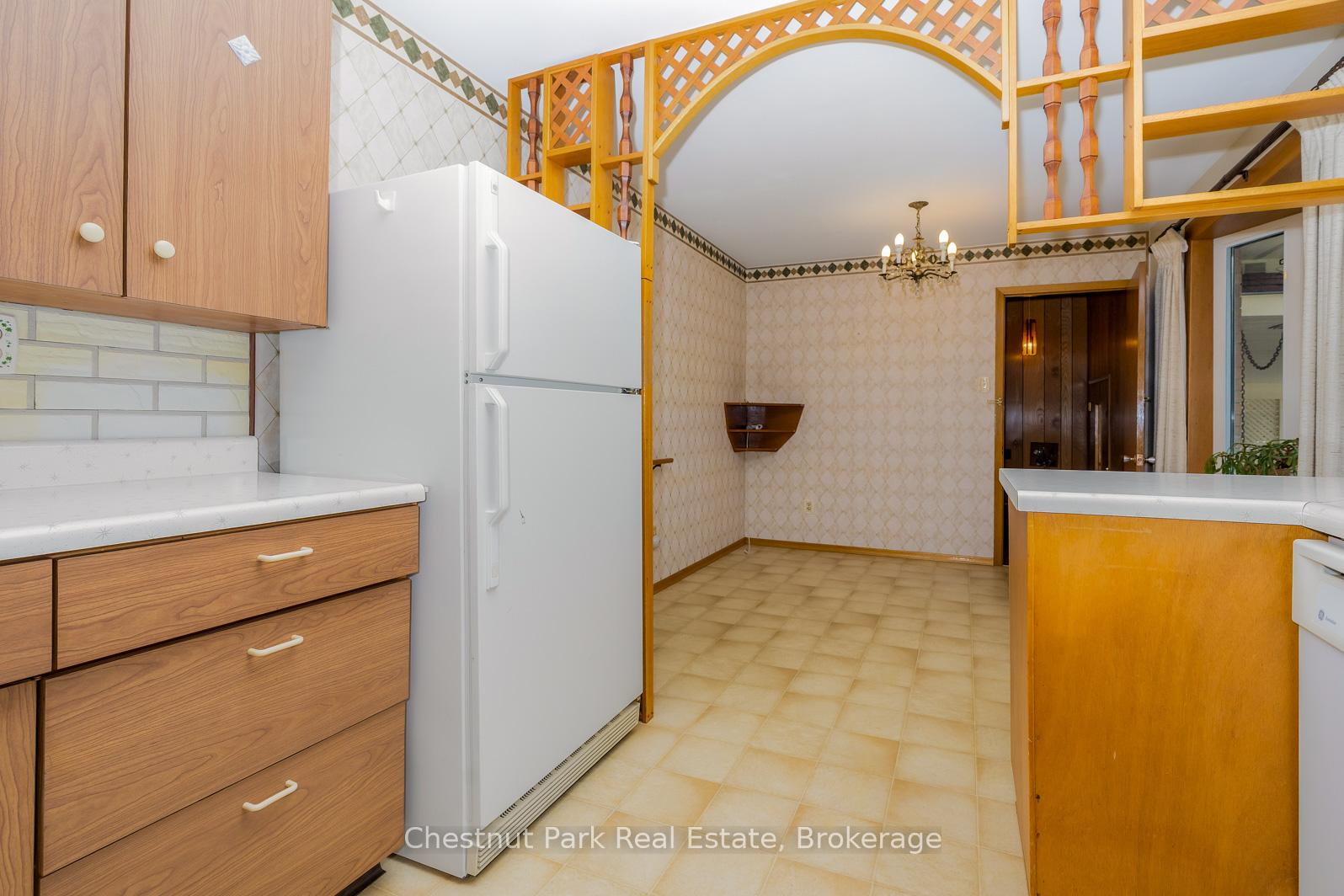 Photo 15 of 185 Walnut Street, Collingwood — HOMEH